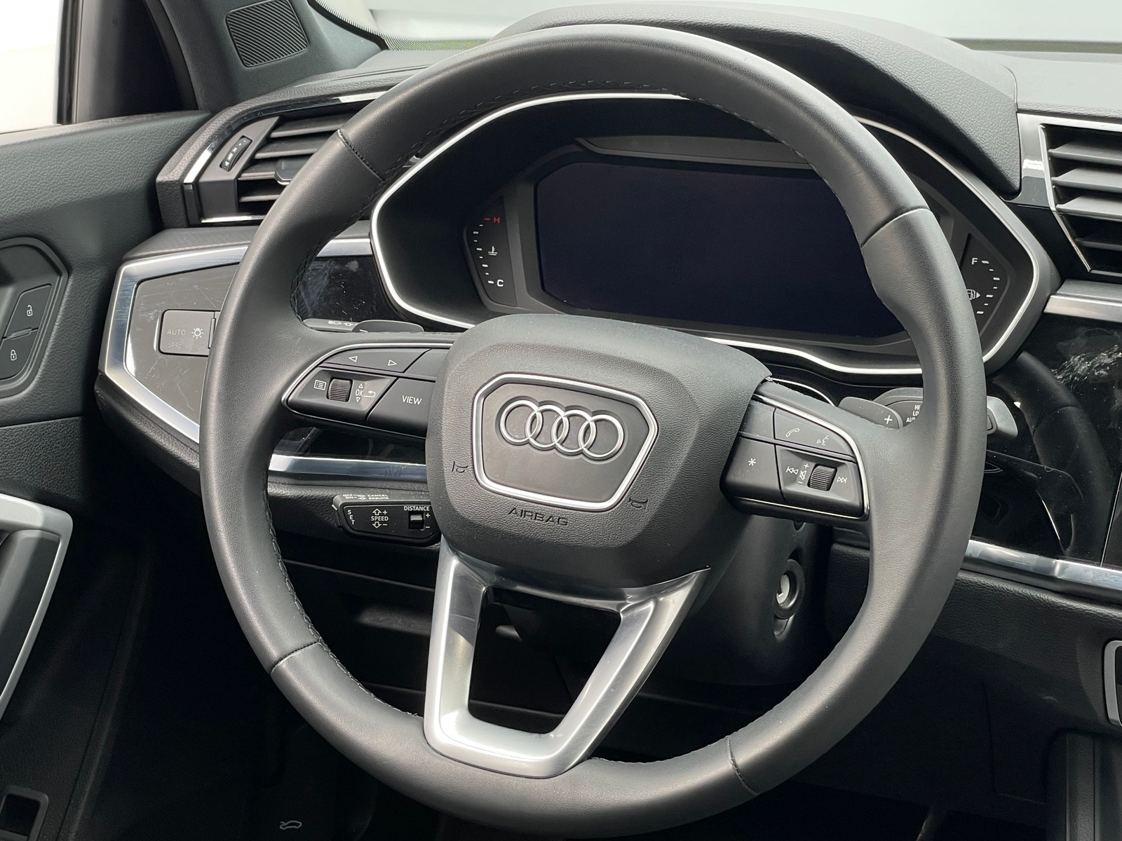 Thumbnail: 2025 Audi Q3 - 4