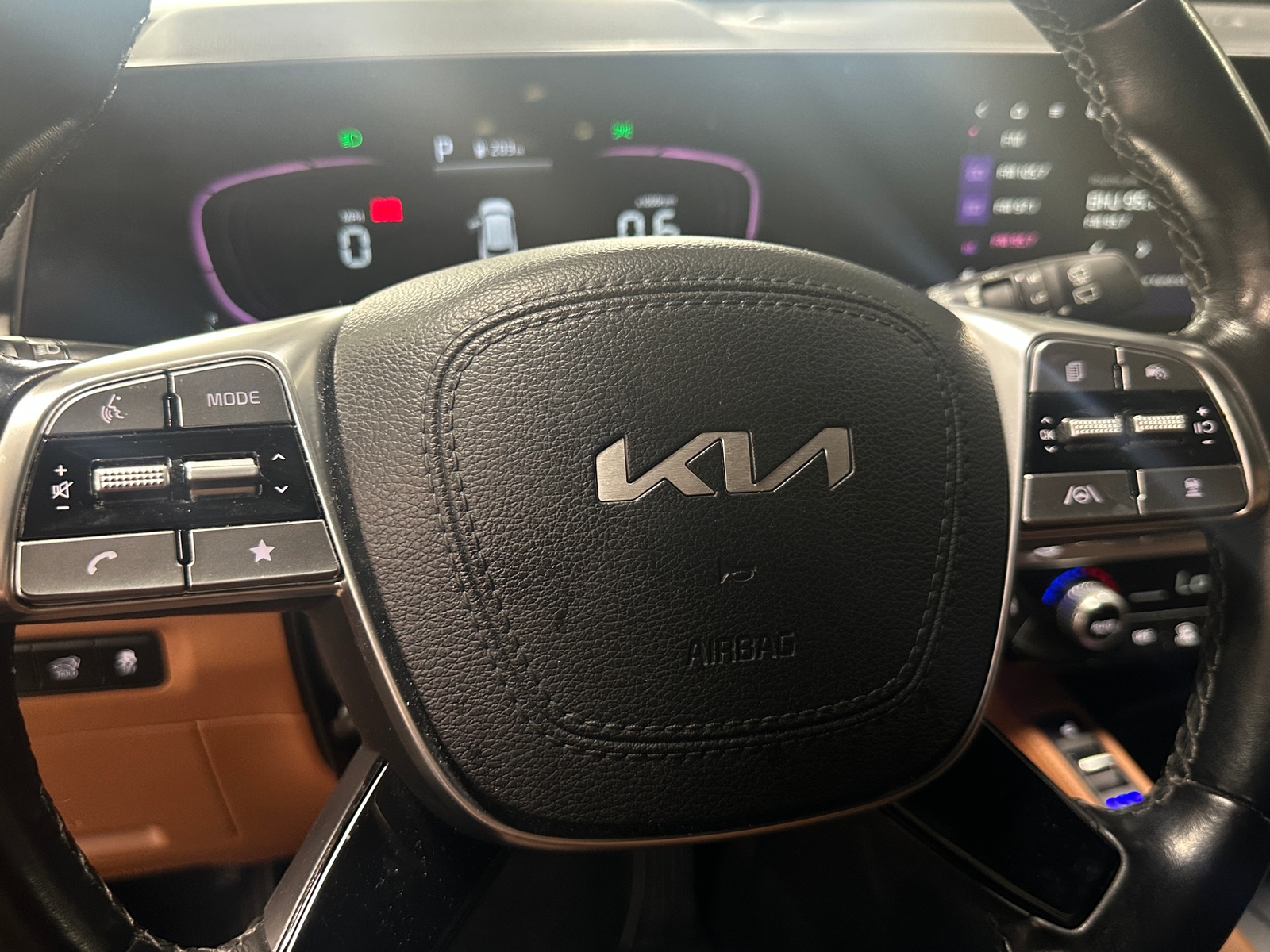Thumbnail: 2023 Kia Telluride - 4