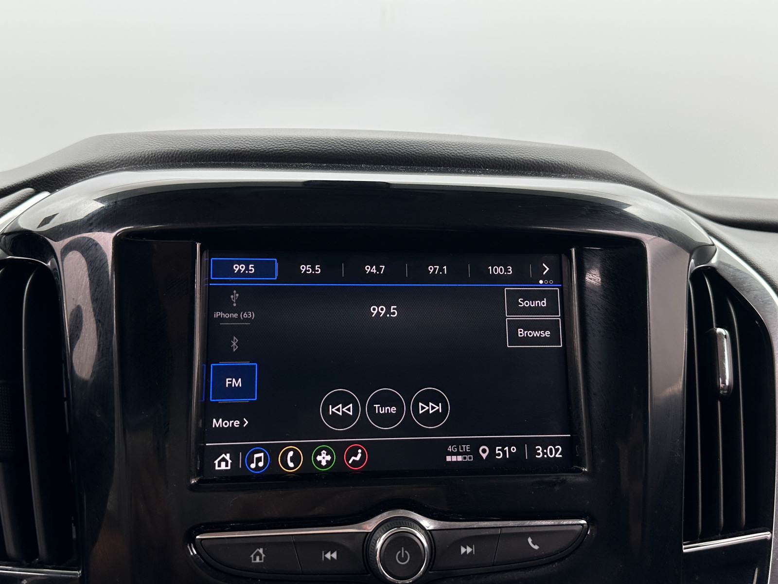 Thumbnail: 2020 Chevrolet Traverse - 4