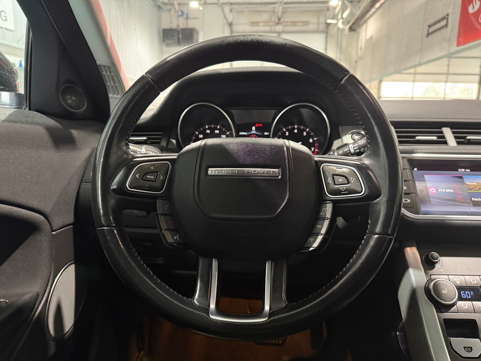 Thumbnail: 2017 Land Rover Range Rover Evoque - 4