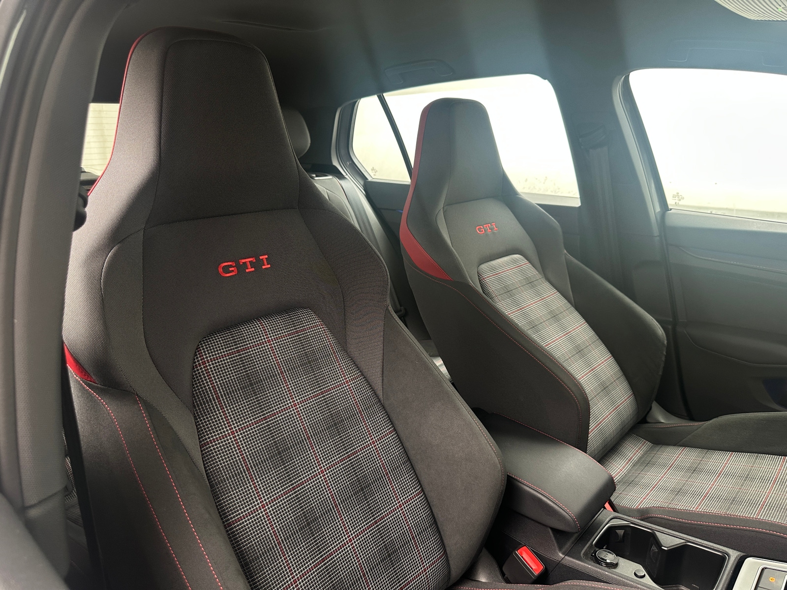 Thumbnail: 2024 Volkswagen Golf - 2