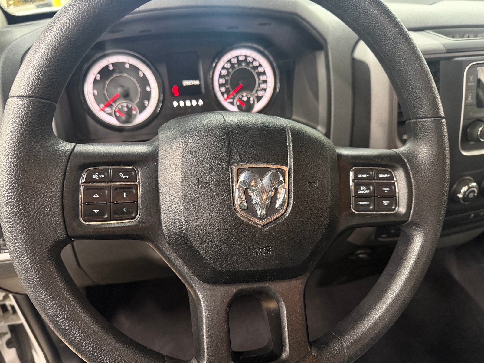 Thumbnail: 2019 RAM 1500 Classic - 5