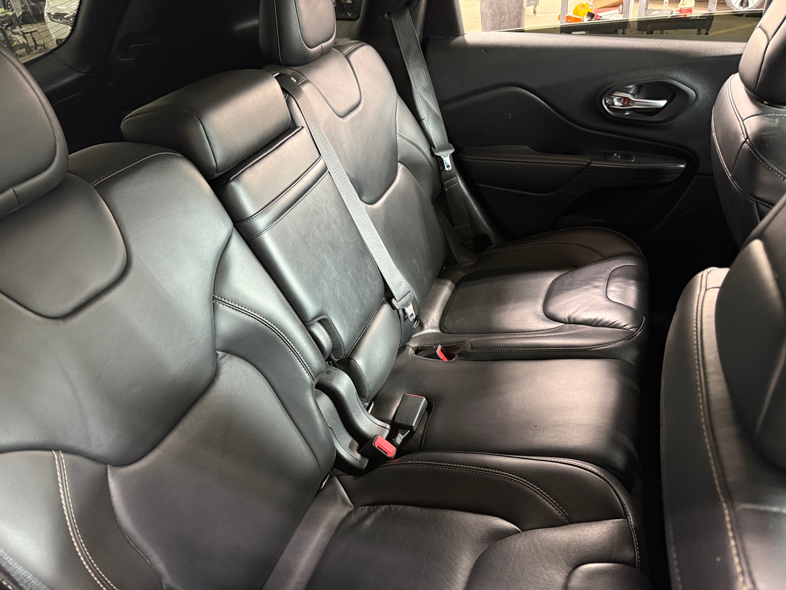 Thumbnail: 2015 Jeep Cherokee - 6