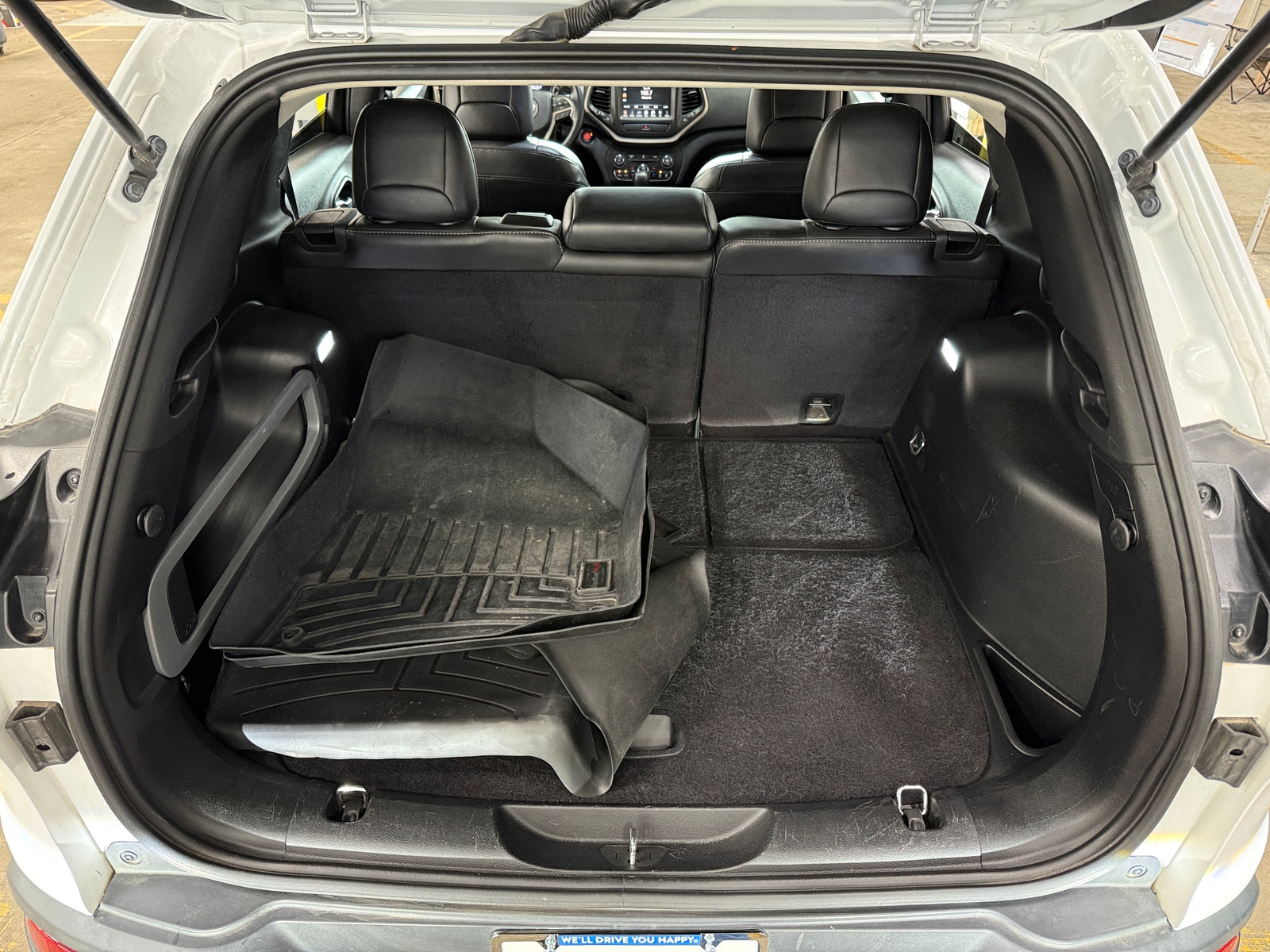 Thumbnail: 2015 Jeep Cherokee - 7