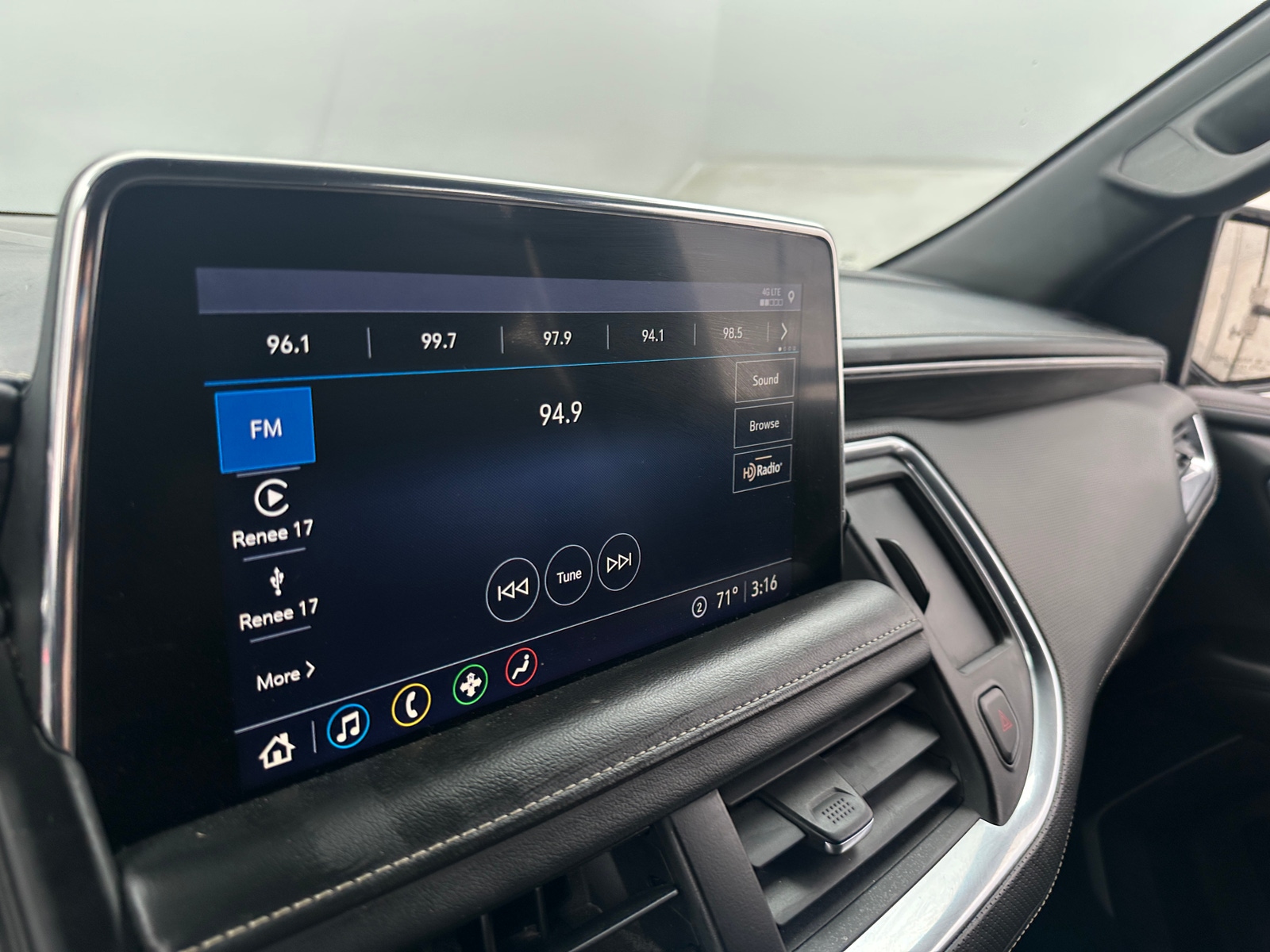 Thumbnail: 2021 GMC Yukon - 3