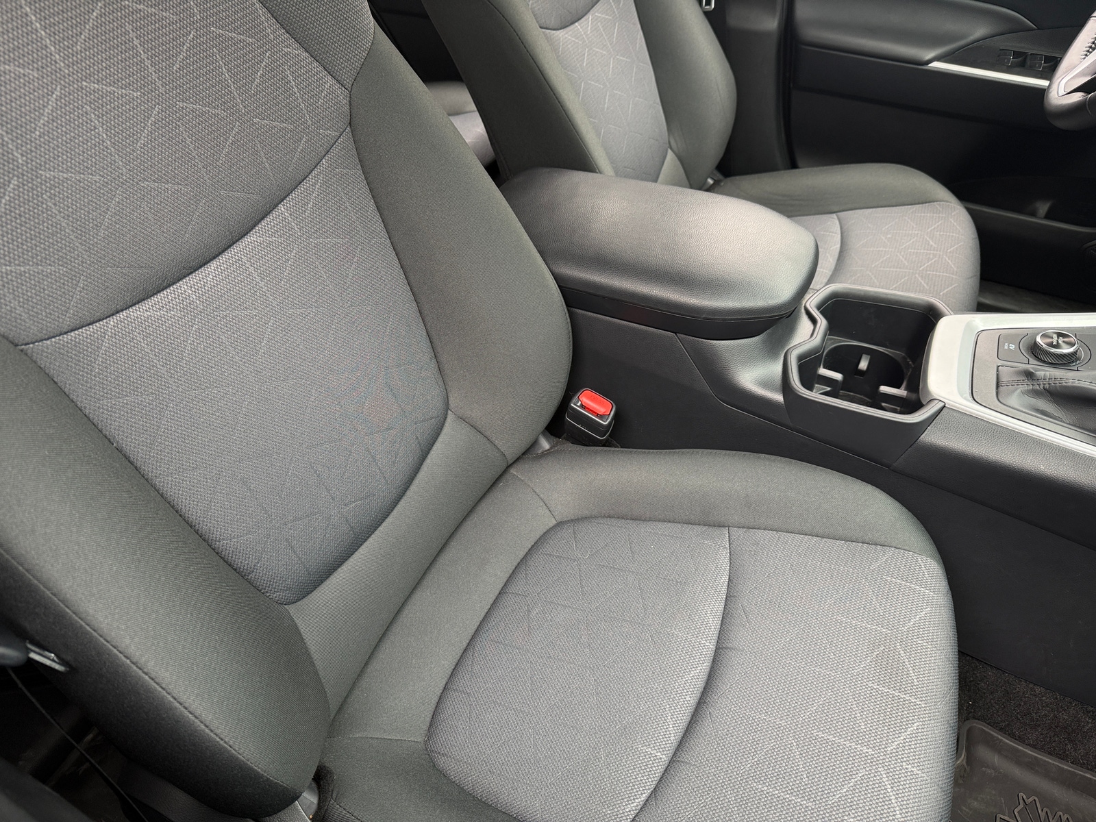 Thumbnail: 2025 Toyota RAV4 - 2