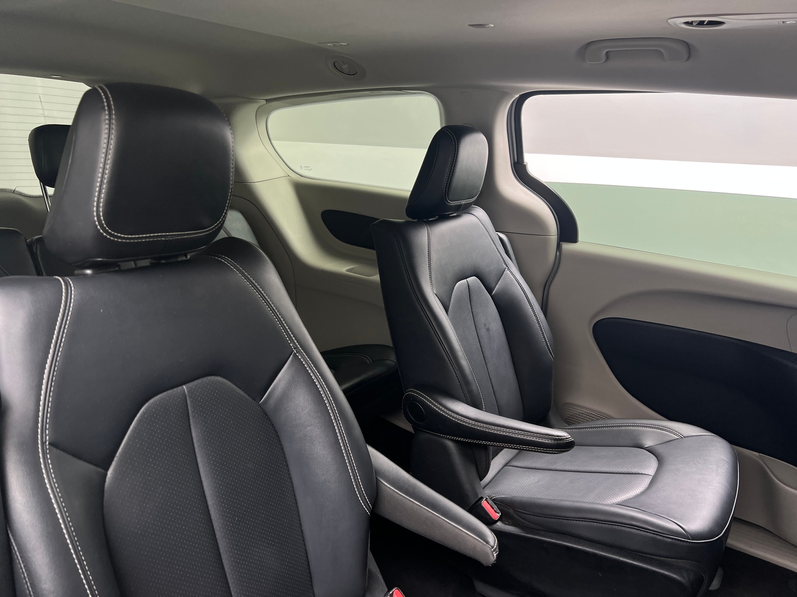 Thumbnail: 2024 Chrysler Pacifica - 5