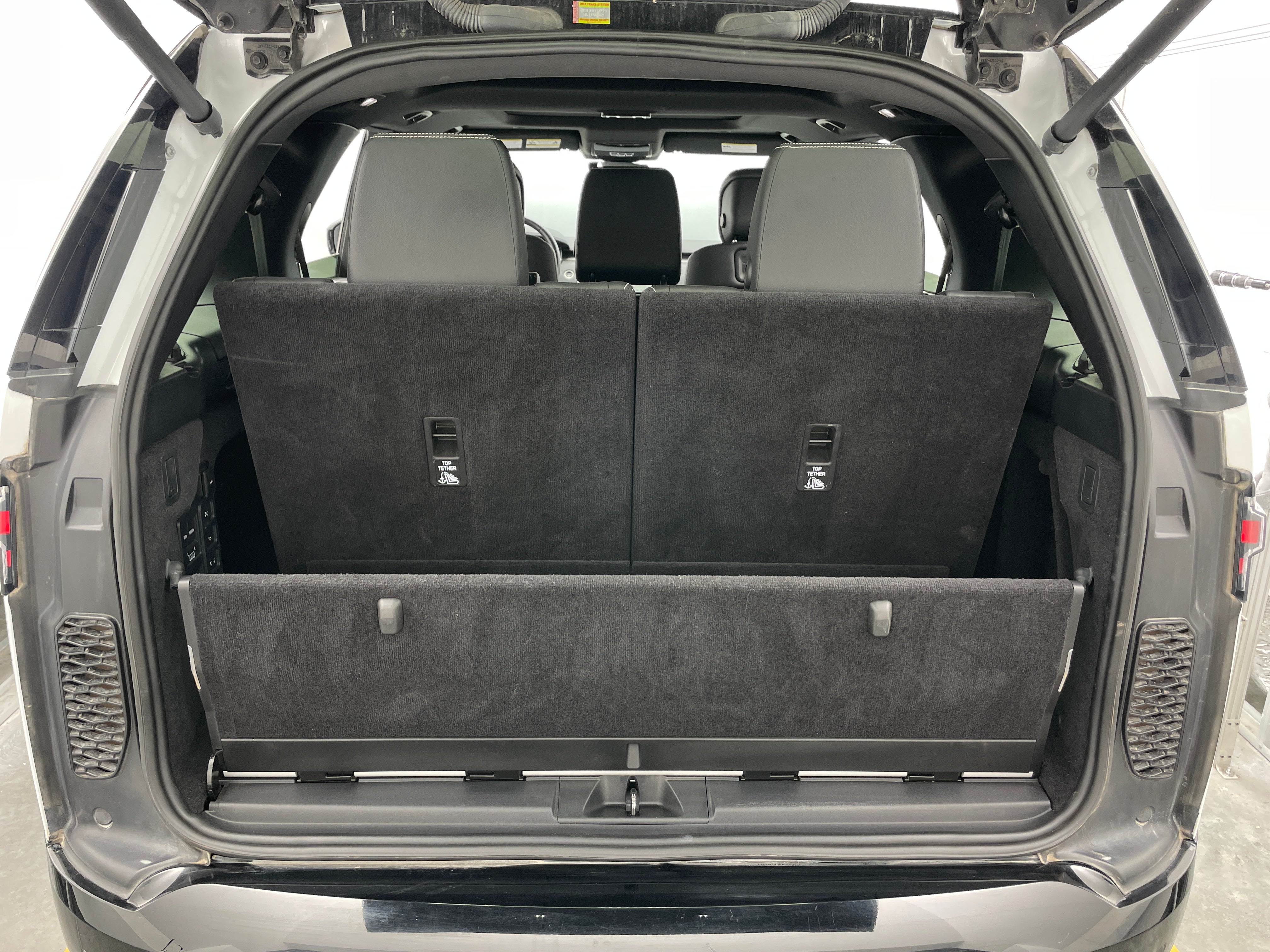 2023 Land Rover Discovery