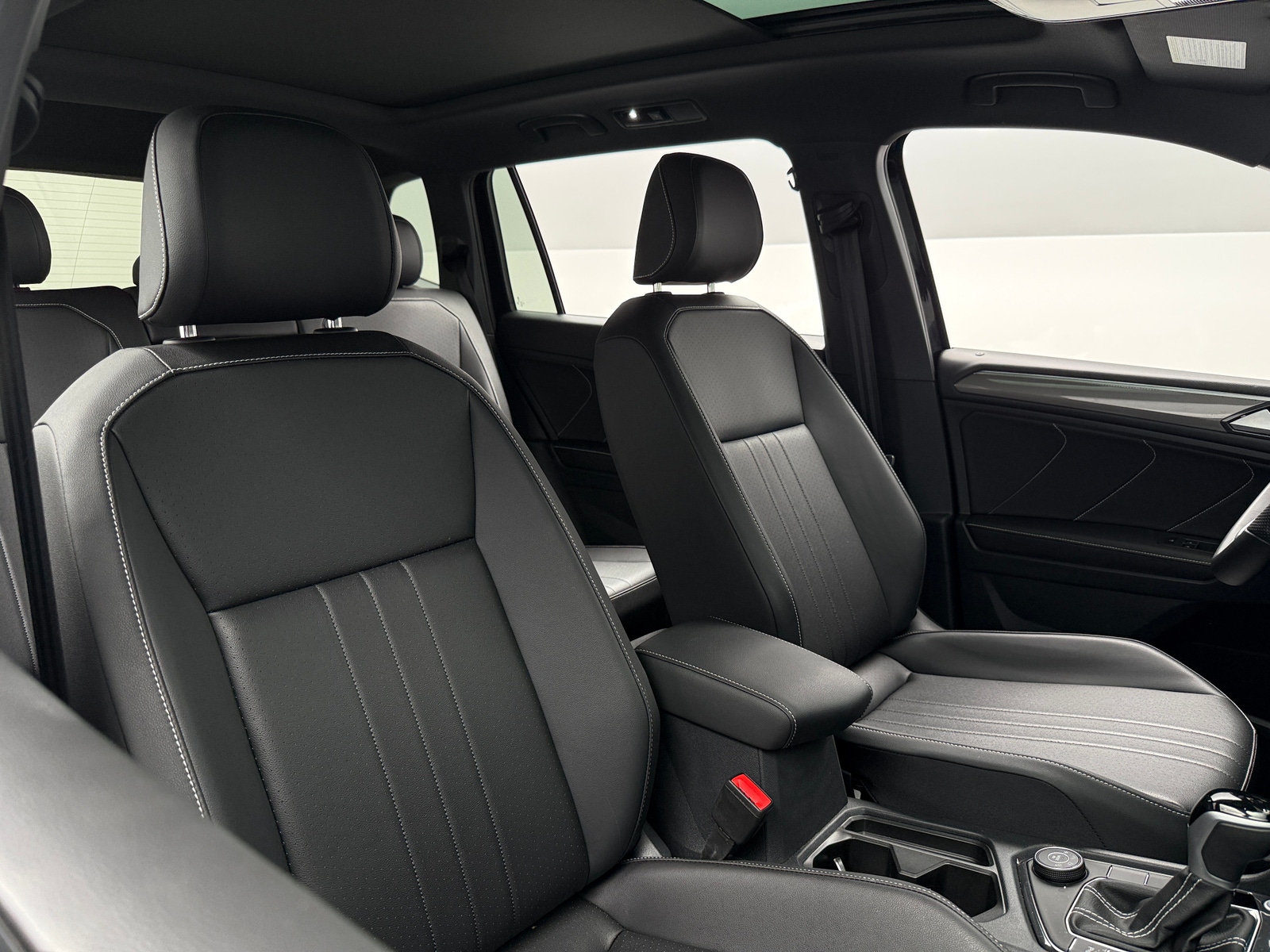 Thumbnail: 2024 Volkswagen Tiguan - 2