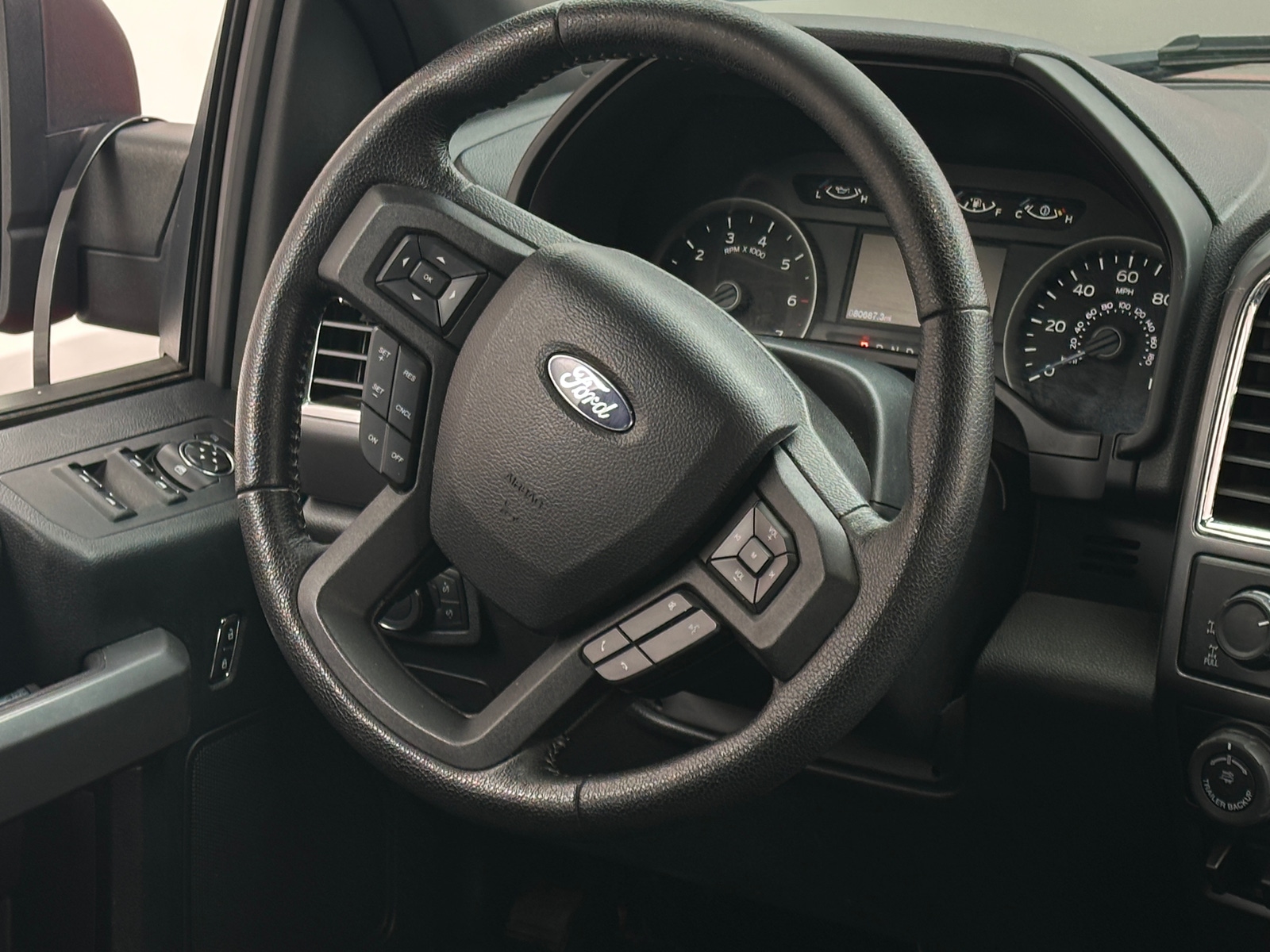 Thumbnail: 2016 Ford Econoline - 5