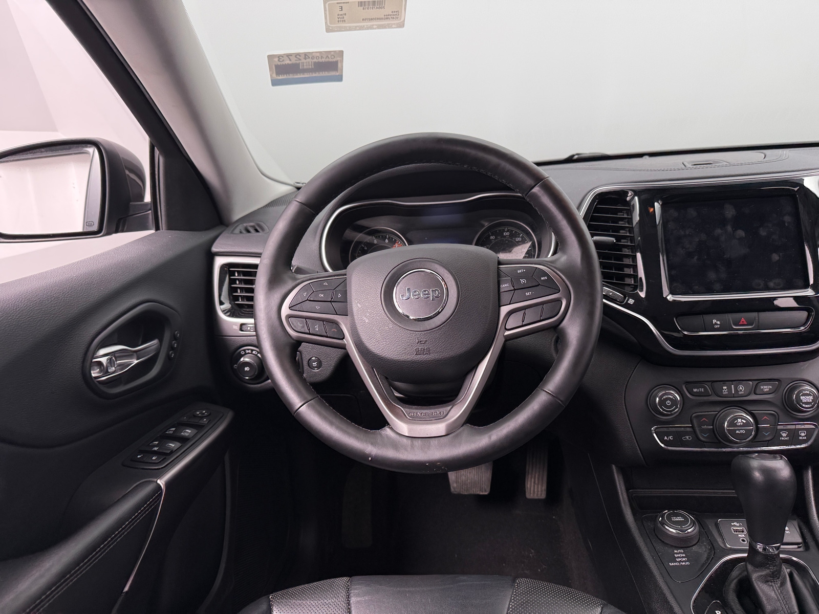 Thumbnail: 2019 Jeep Cherokee - 4
