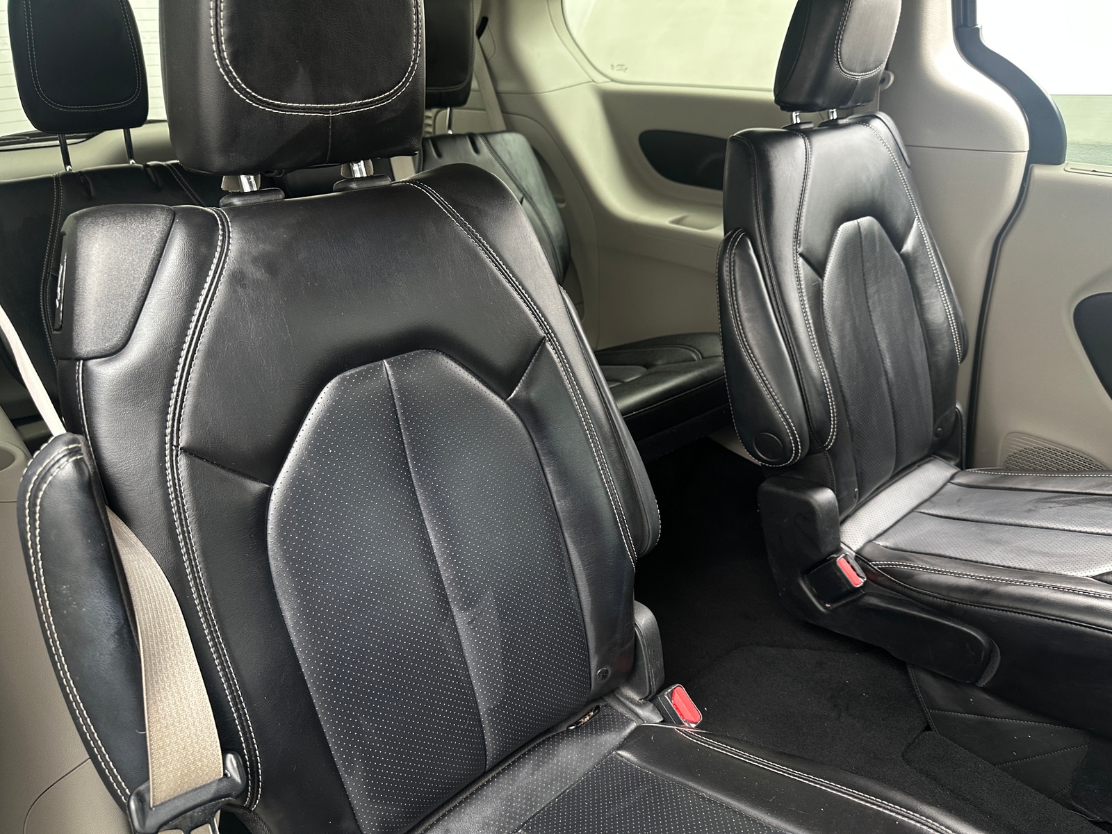 Thumbnail: 2023 Chrysler Pacifica - 5