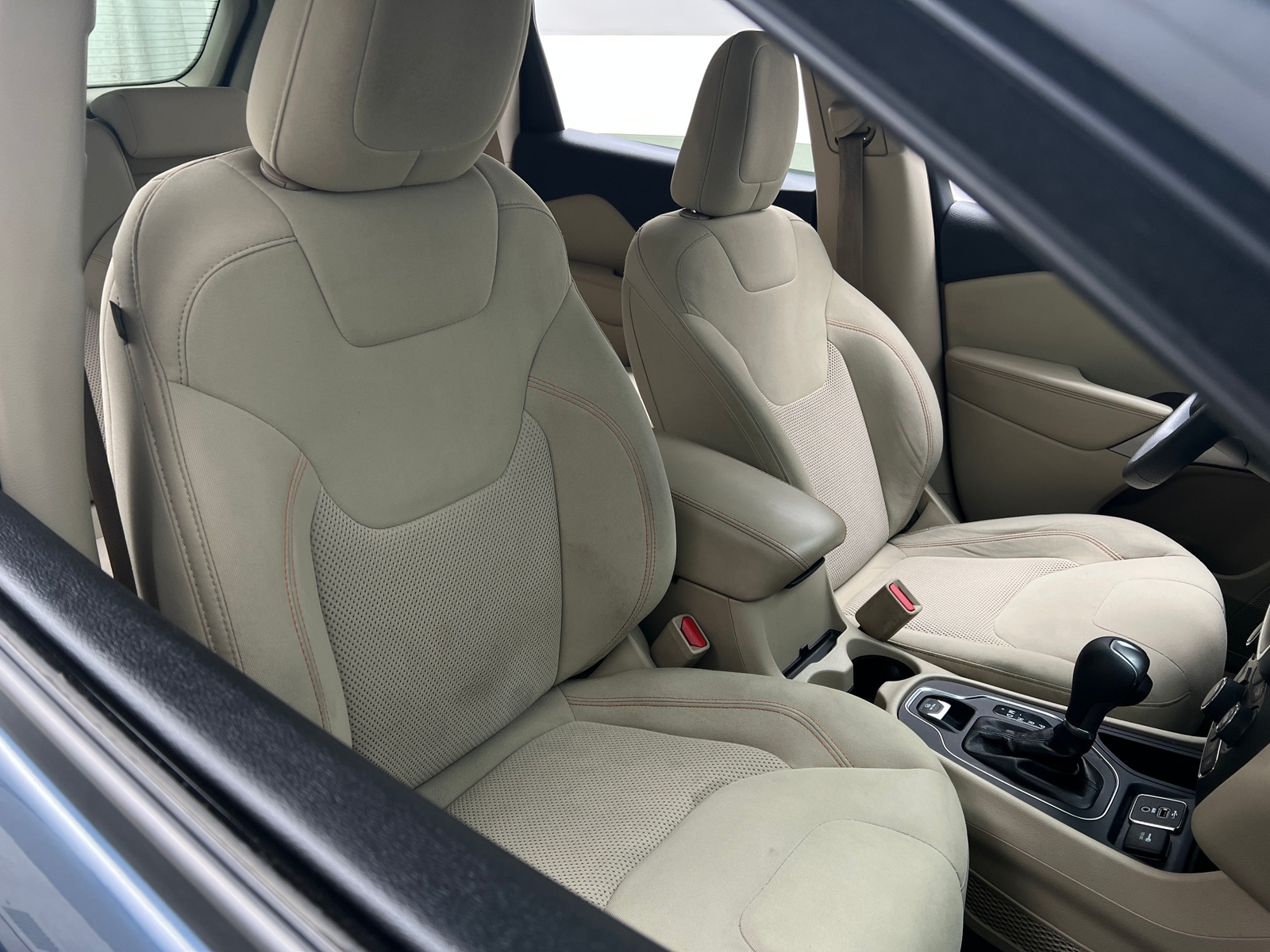 Thumbnail: 2020 Jeep Cherokee - 2