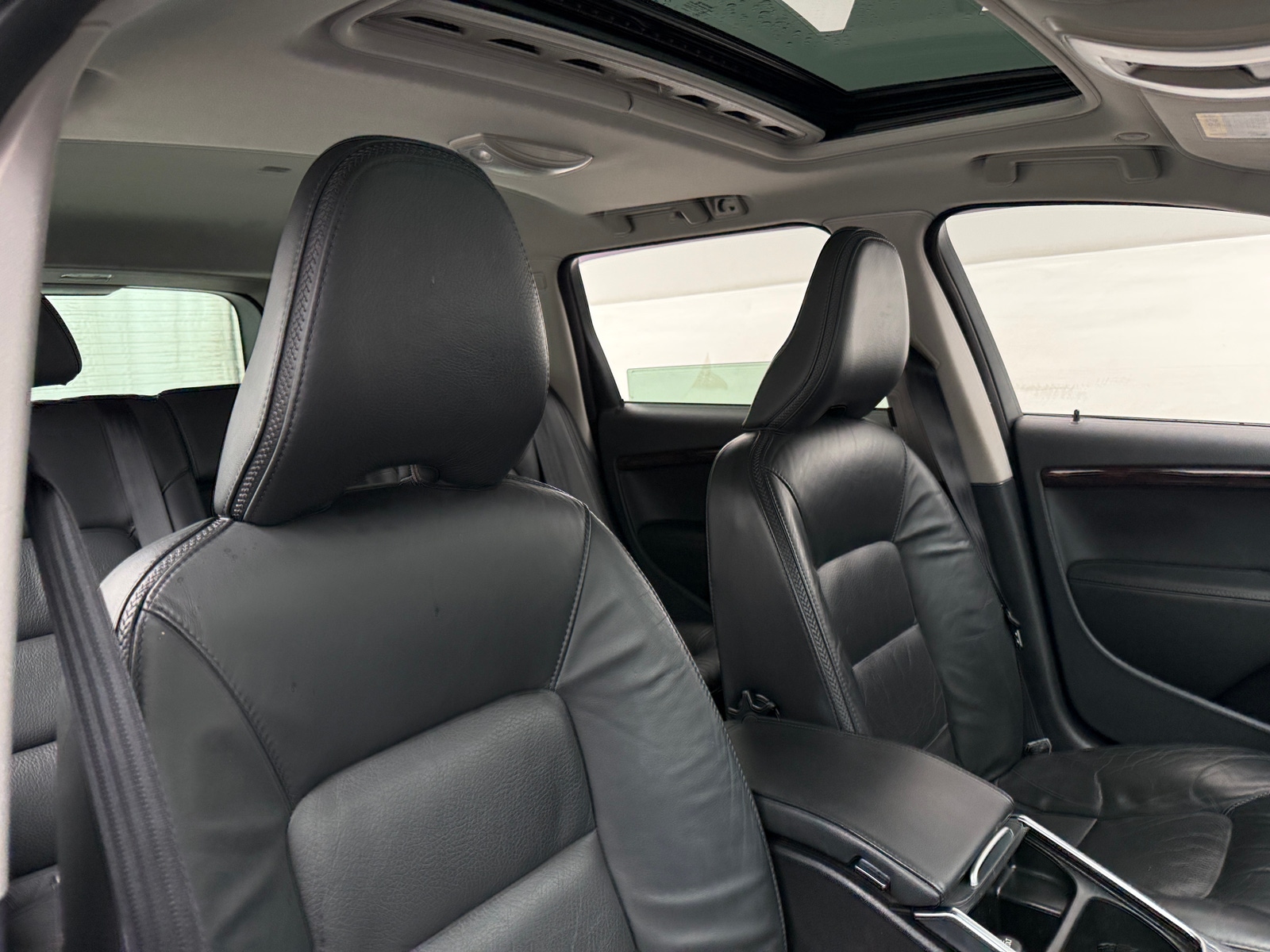 Thumbnail: 2012 Volvo XC70 - 2