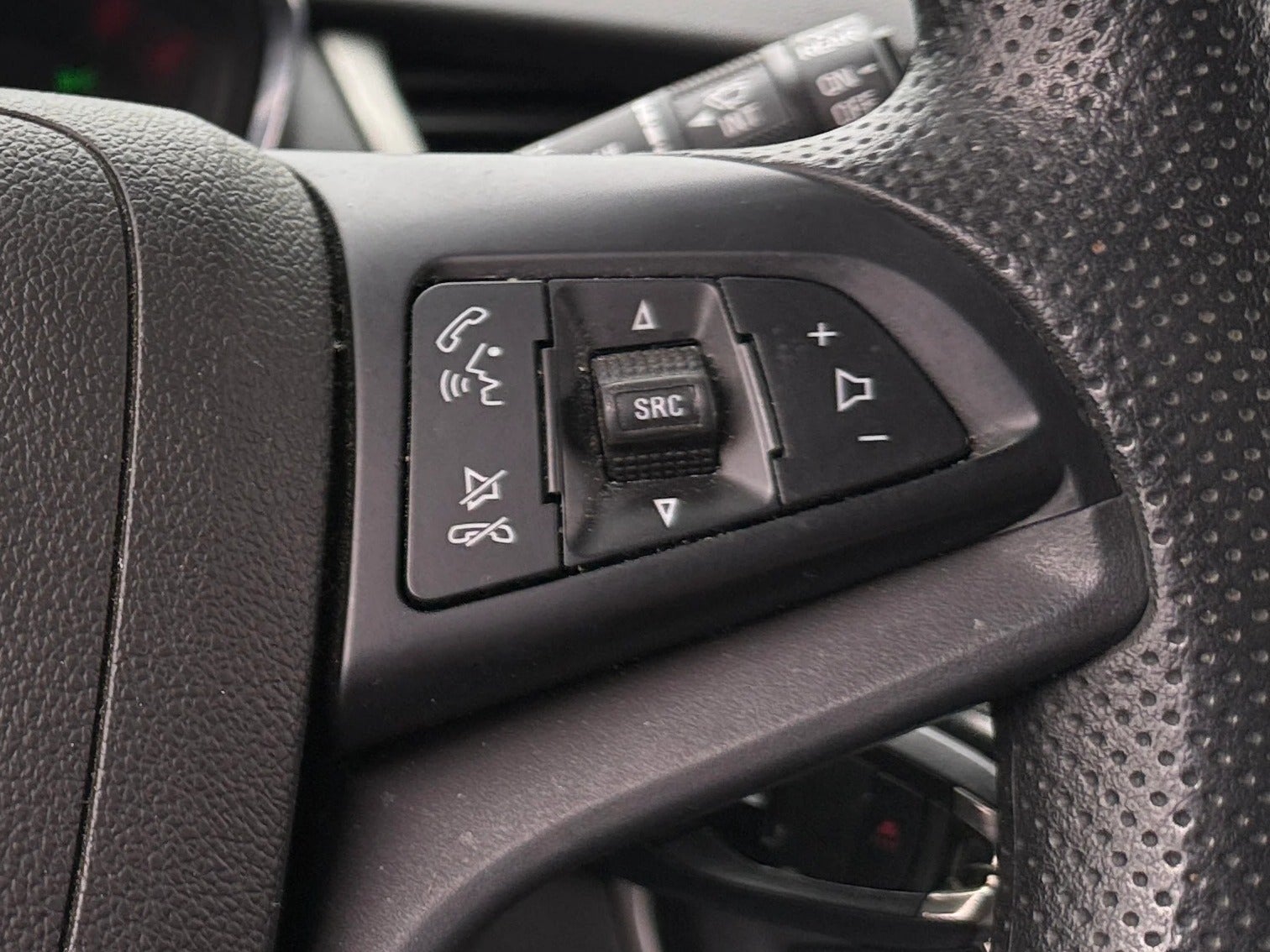 2019 Chevrolet Trax LS - Photo 14