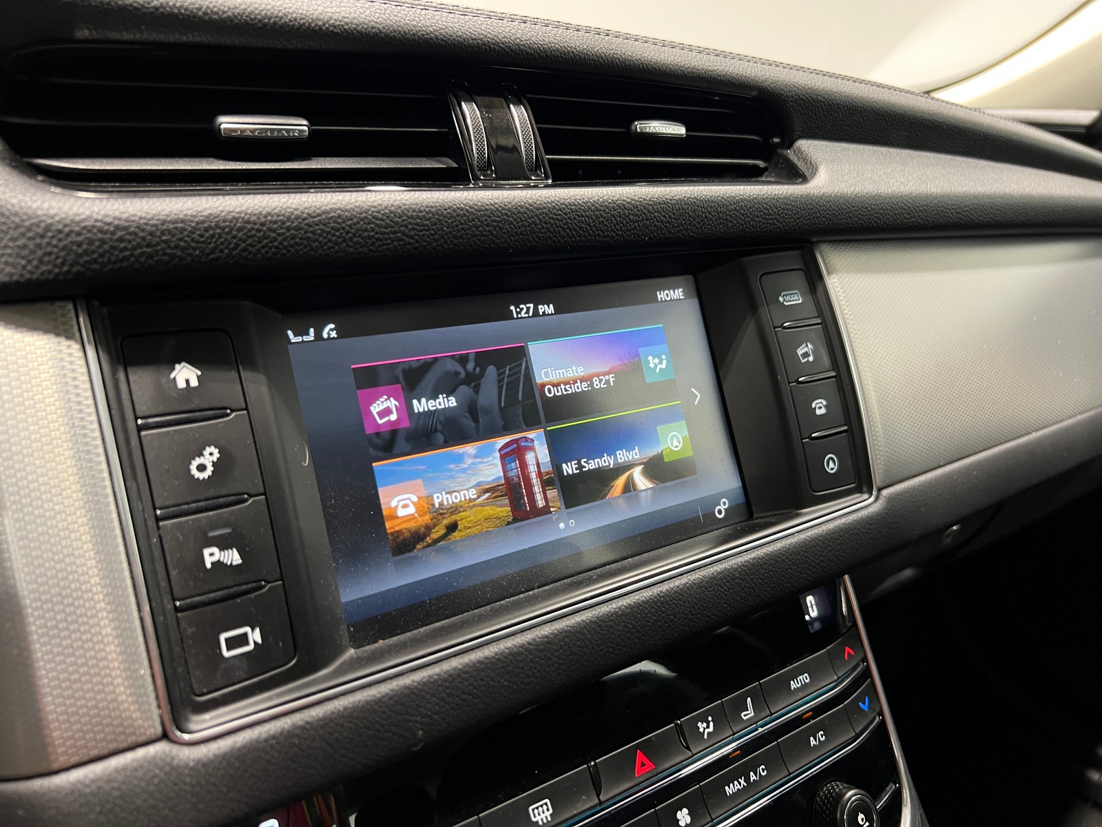 Thumbnail: 2018 Jaguar XF - 3