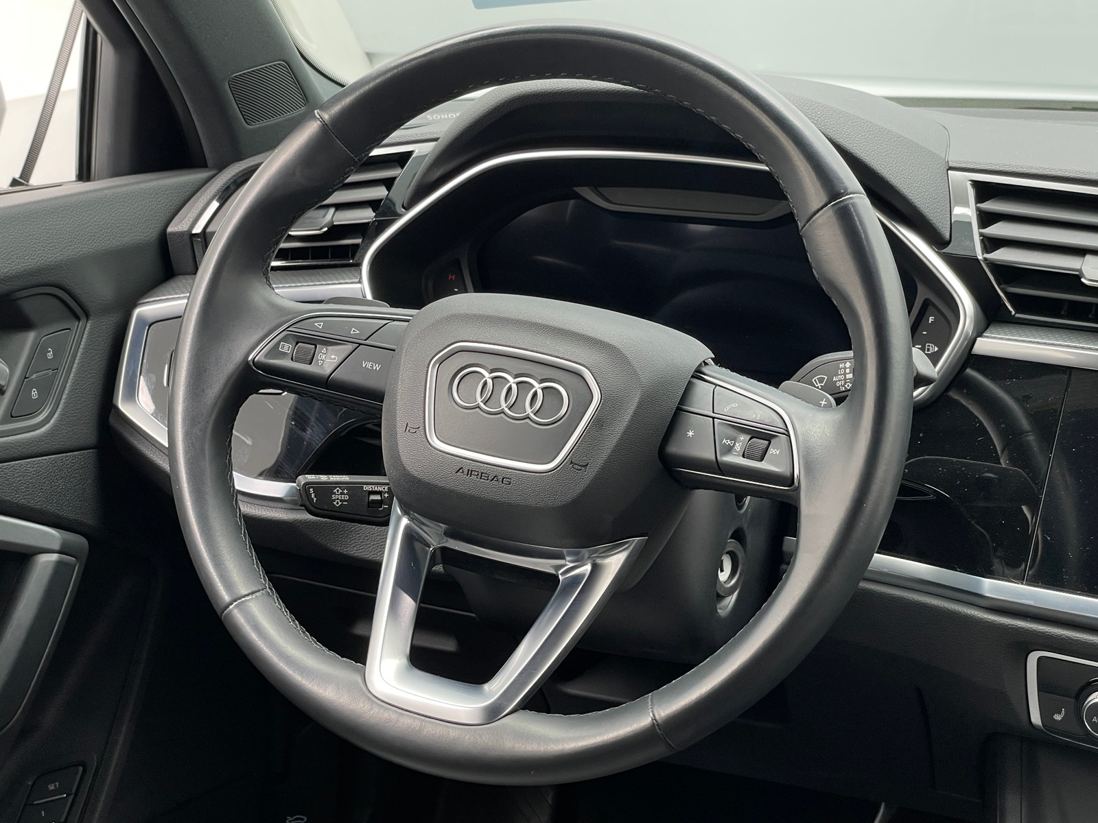 Thumbnail: 2022 Audi Q3 - 4
