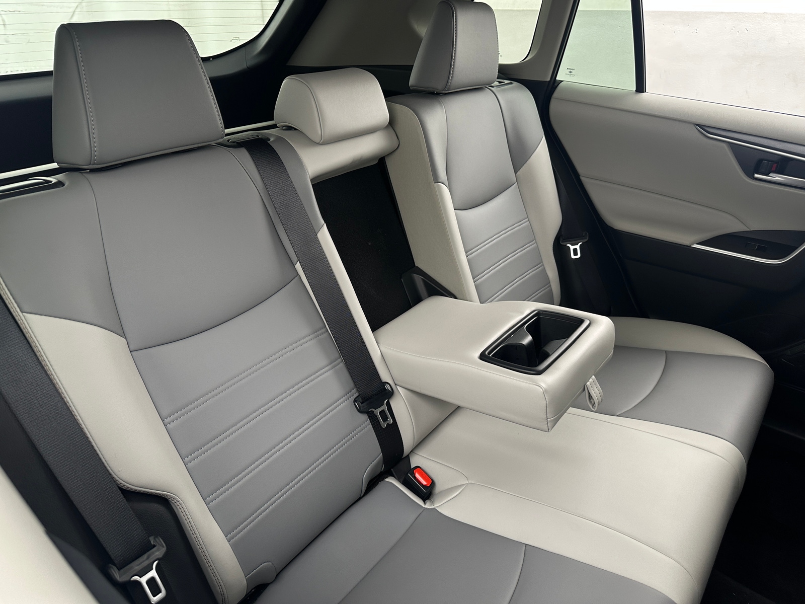 Thumbnail: 2025 Toyota RAV4 - 6