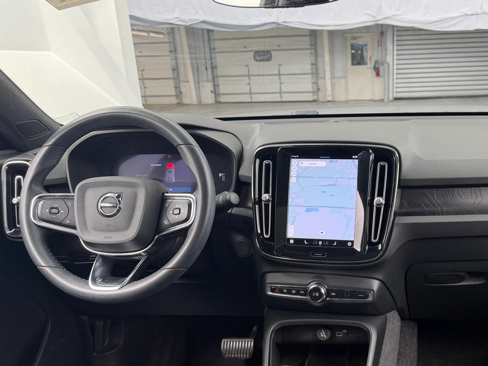Thumbnail: 2023 Volvo C40 - 3