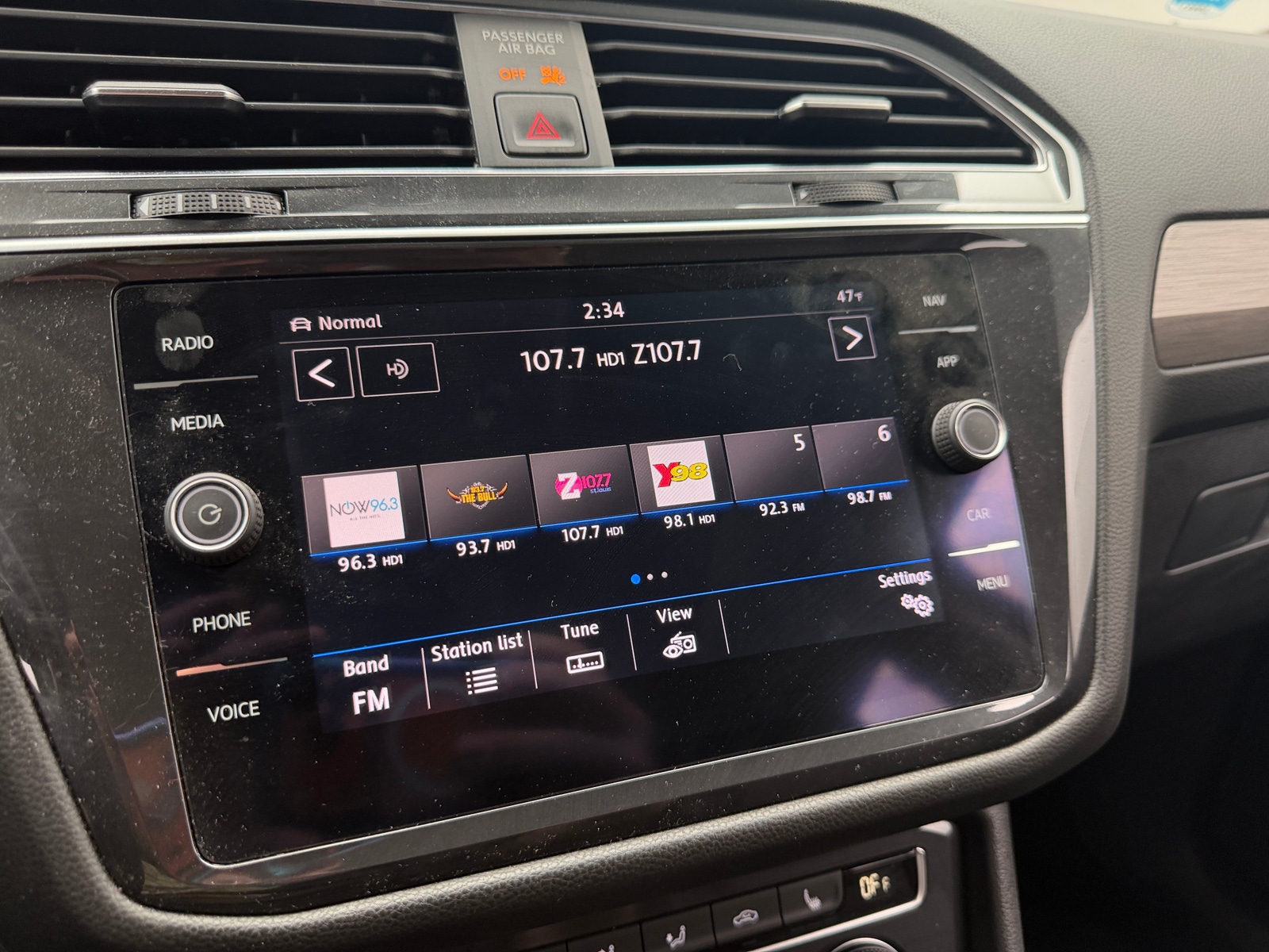 Thumbnail: 2019 Volkswagen Tiguan - 3