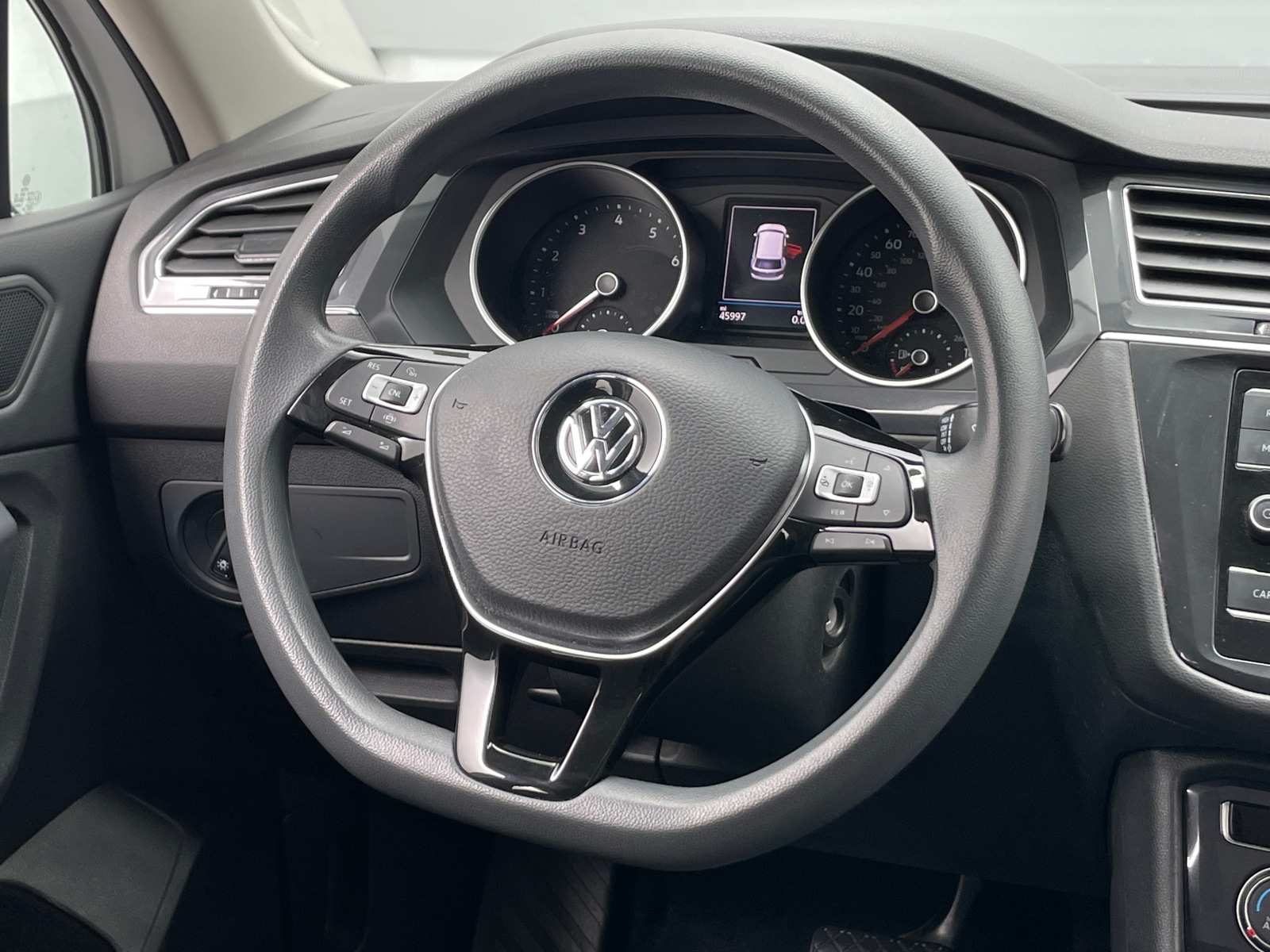 Thumbnail: 2019 Volkswagen Tiguan - 5