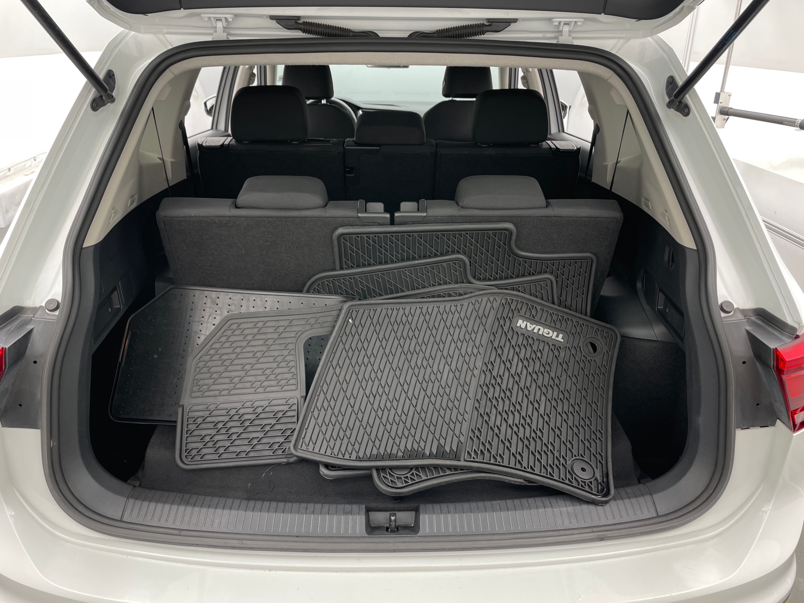 Thumbnail: 2019 Volkswagen Tiguan - 7