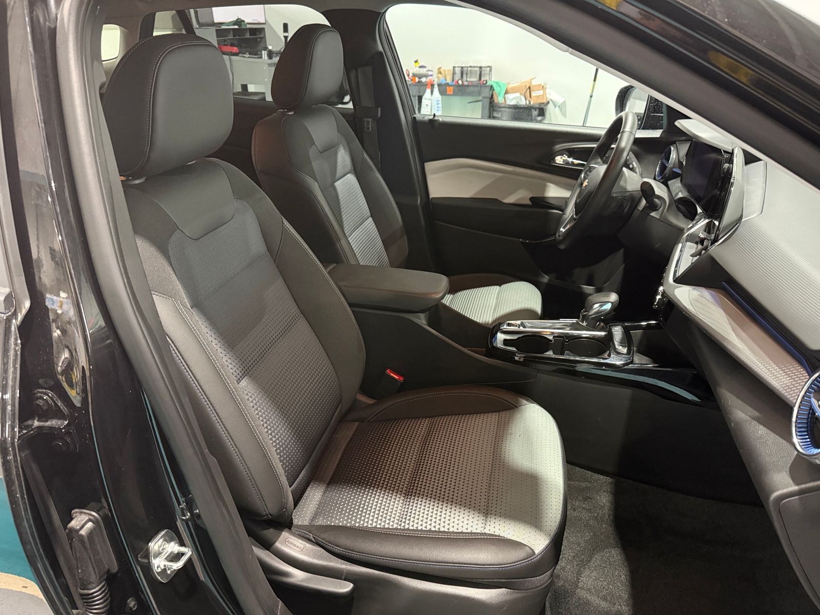 Thumbnail: 2025 Chevrolet Trax - 2