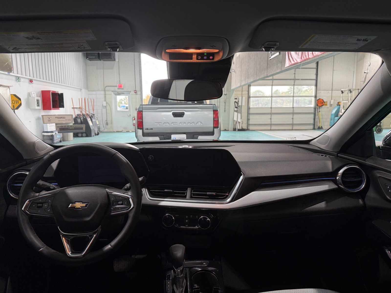 Thumbnail: 2025 Chevrolet Trax - 3