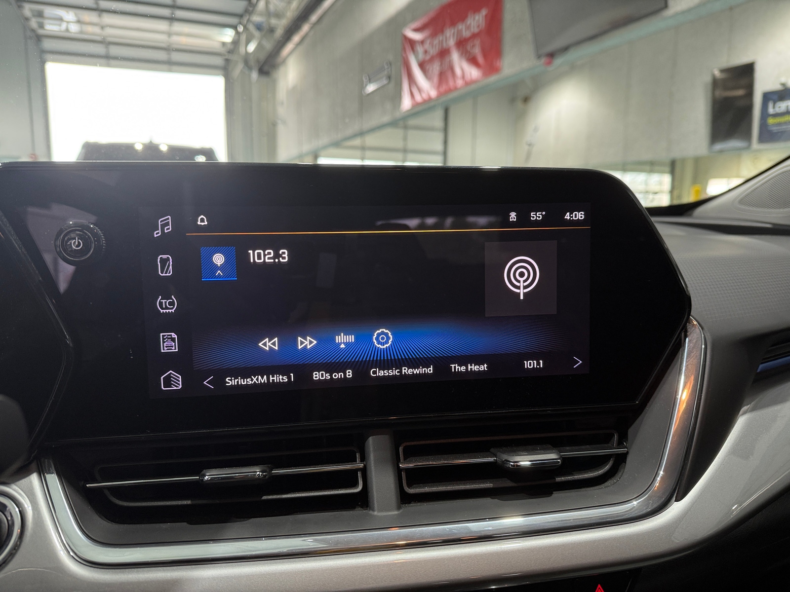 Thumbnail: 2025 Chevrolet Trax - 4
