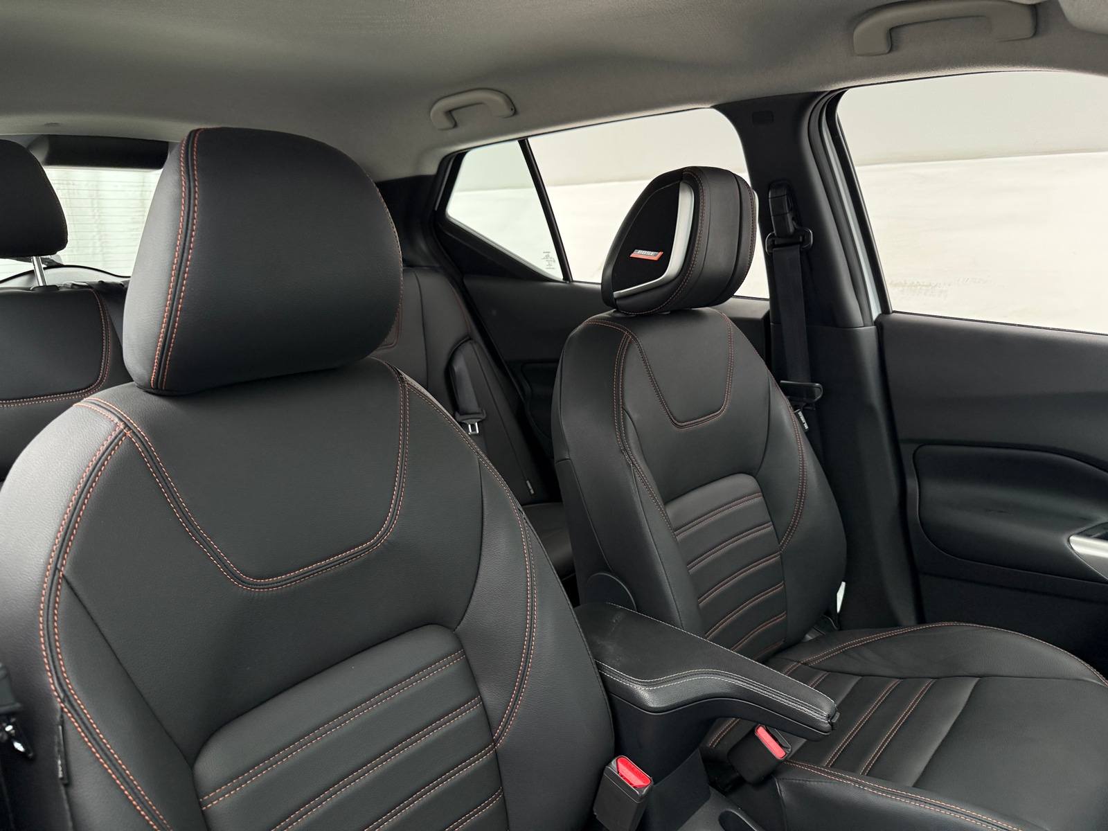 Thumbnail: 2020 Nissan Kicks - 2