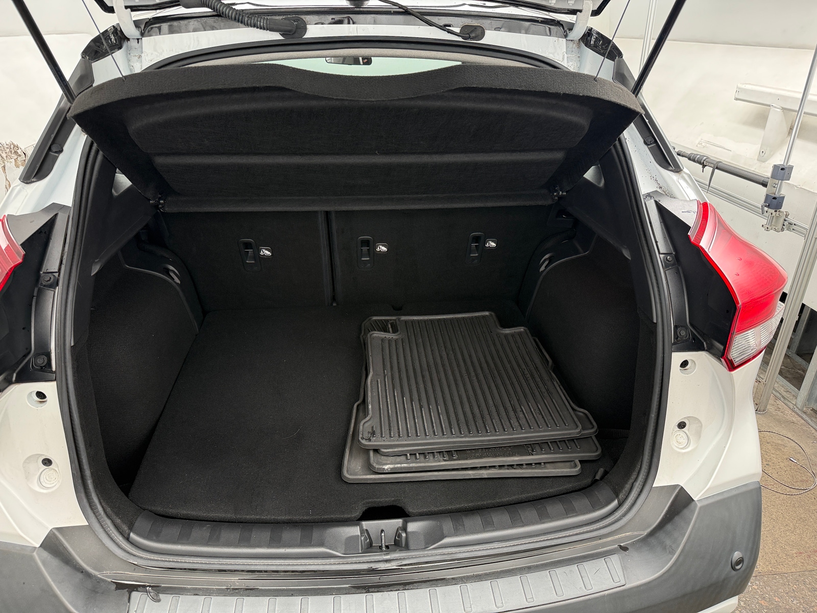 Thumbnail: 2020 Nissan Kicks - 7