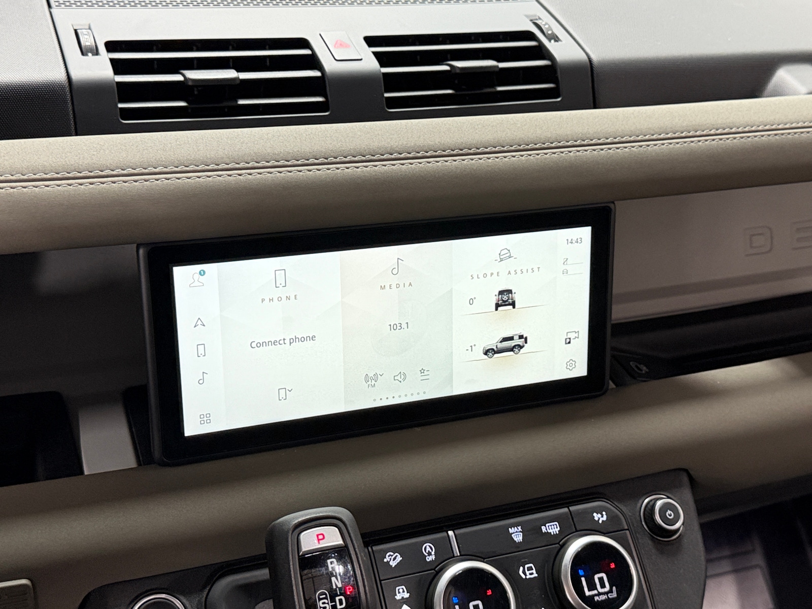 Thumbnail: 2023 Land Rover Defender - 3