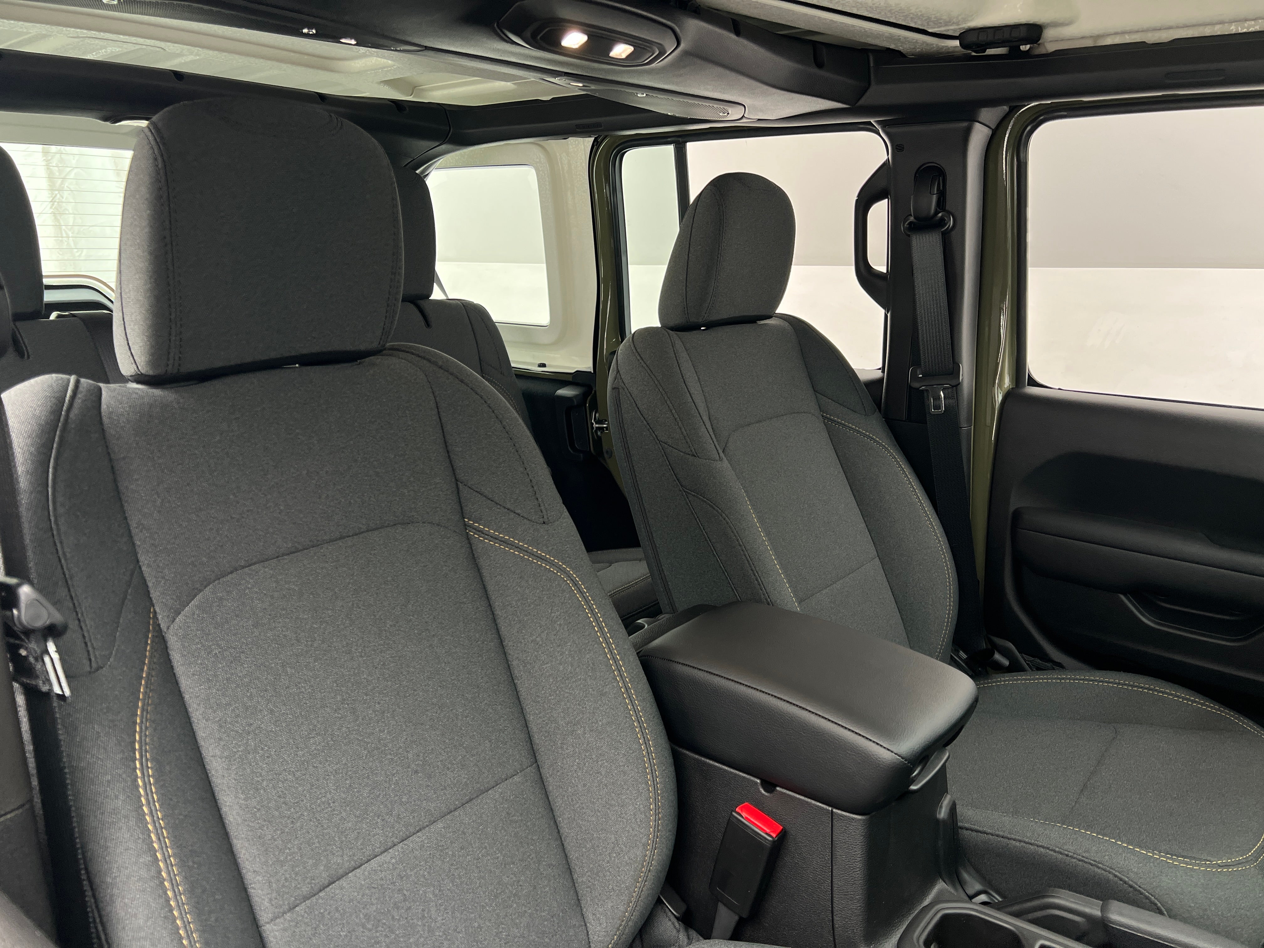 2026 Jeep Wrangler Sport's photo