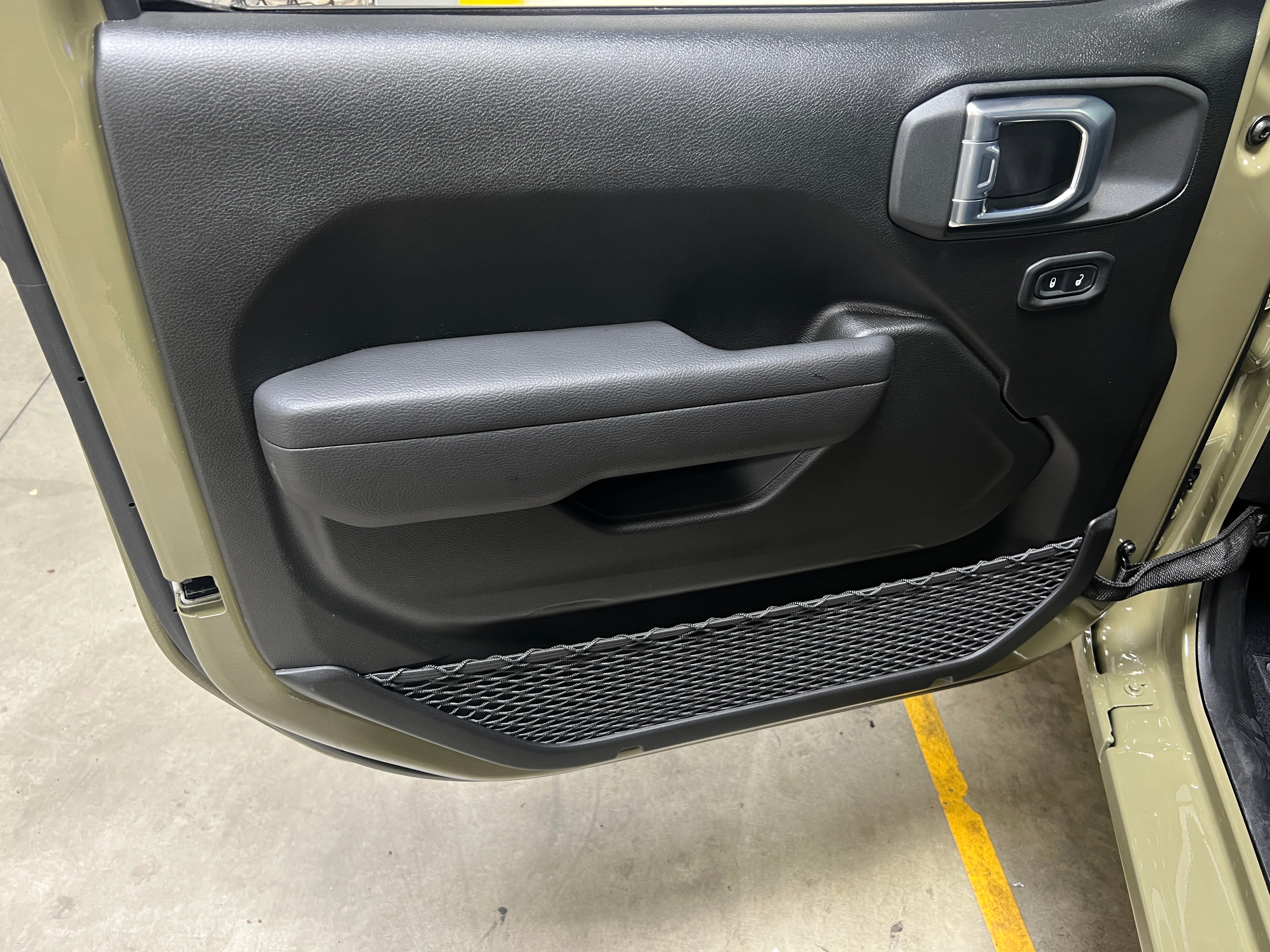 2026 Jeep Wrangler Sport's photo