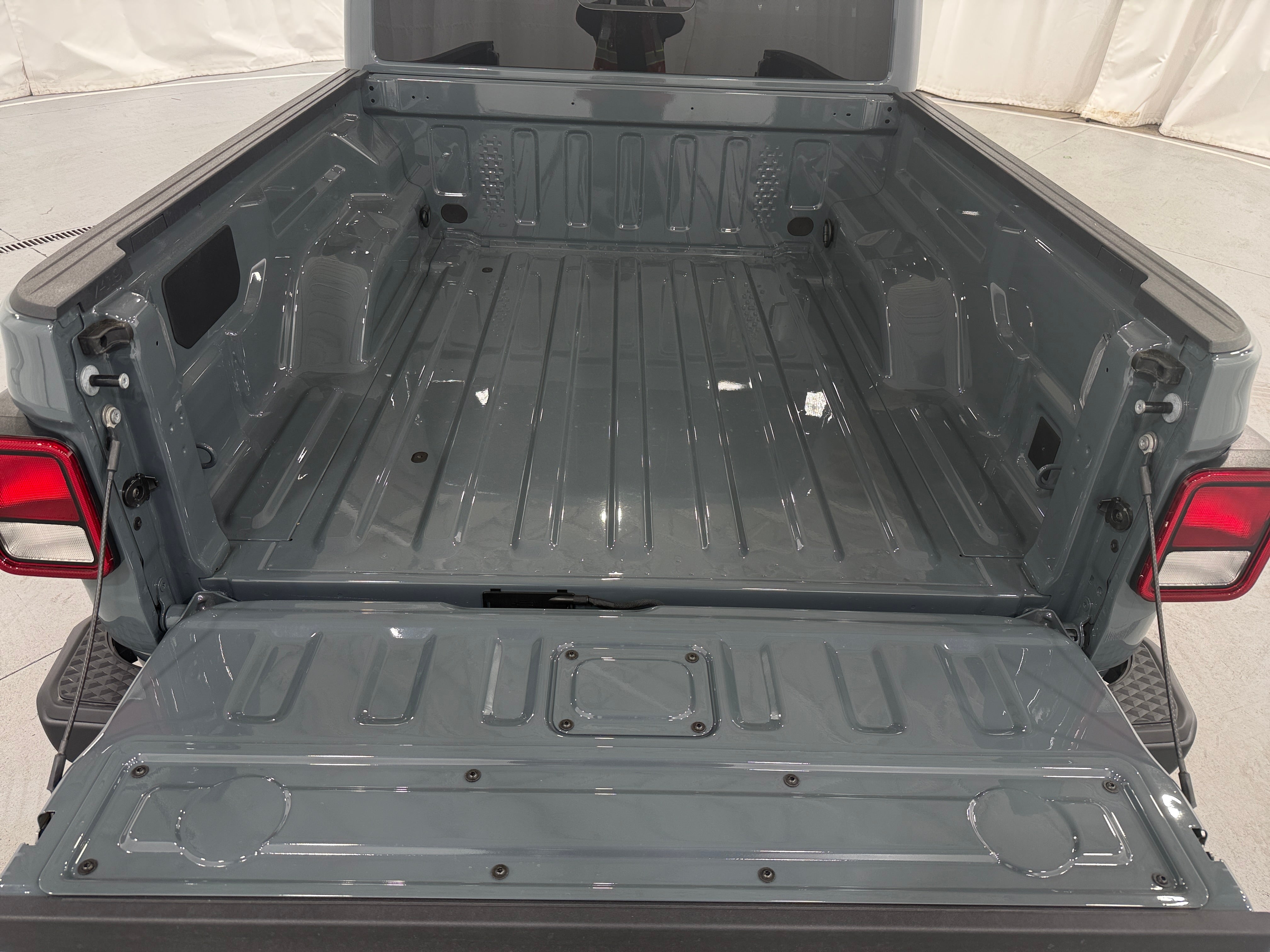 2026 Jeep Gladiator Sport S Auto's photo