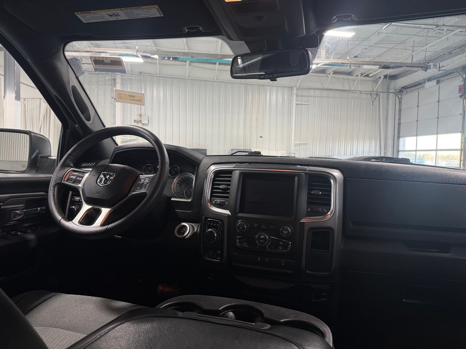 Thumbnail: 2021 RAM 1500 Classic - 3