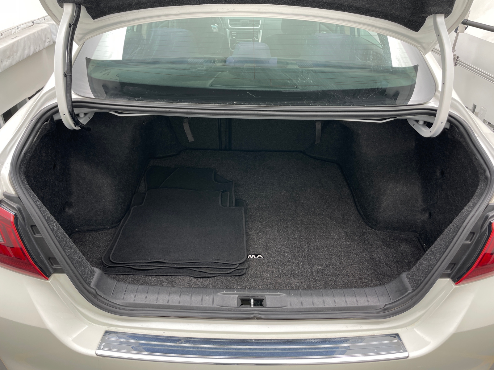 Thumbnail: 2017 Nissan Altima - 7