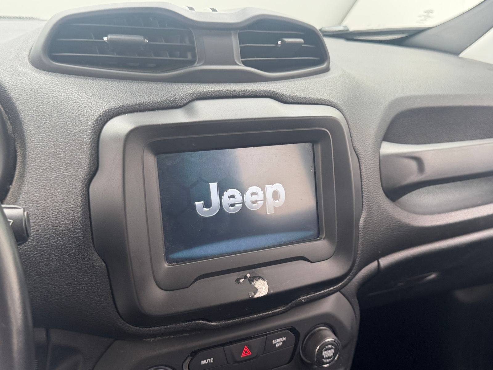 Thumbnail: 2018 Jeep Renegade - 4