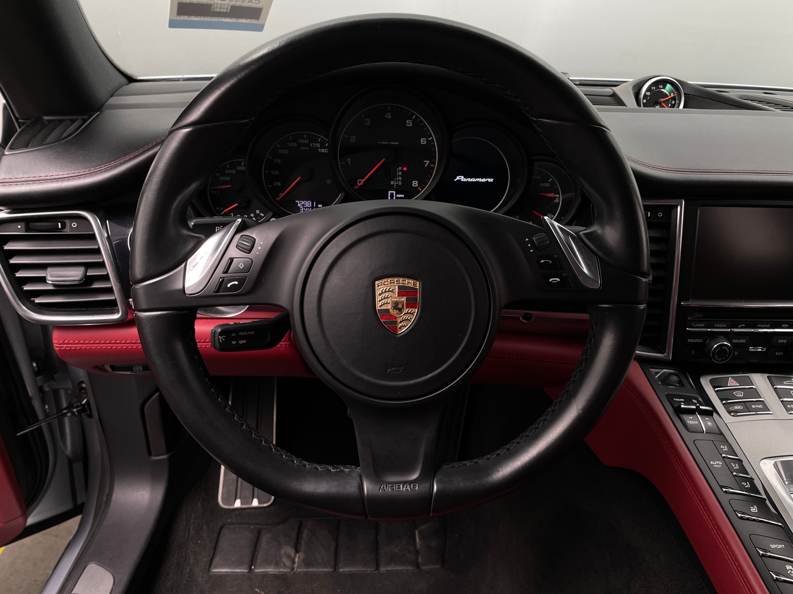 Thumbnail: 2015 Porsche Panamera - 4
