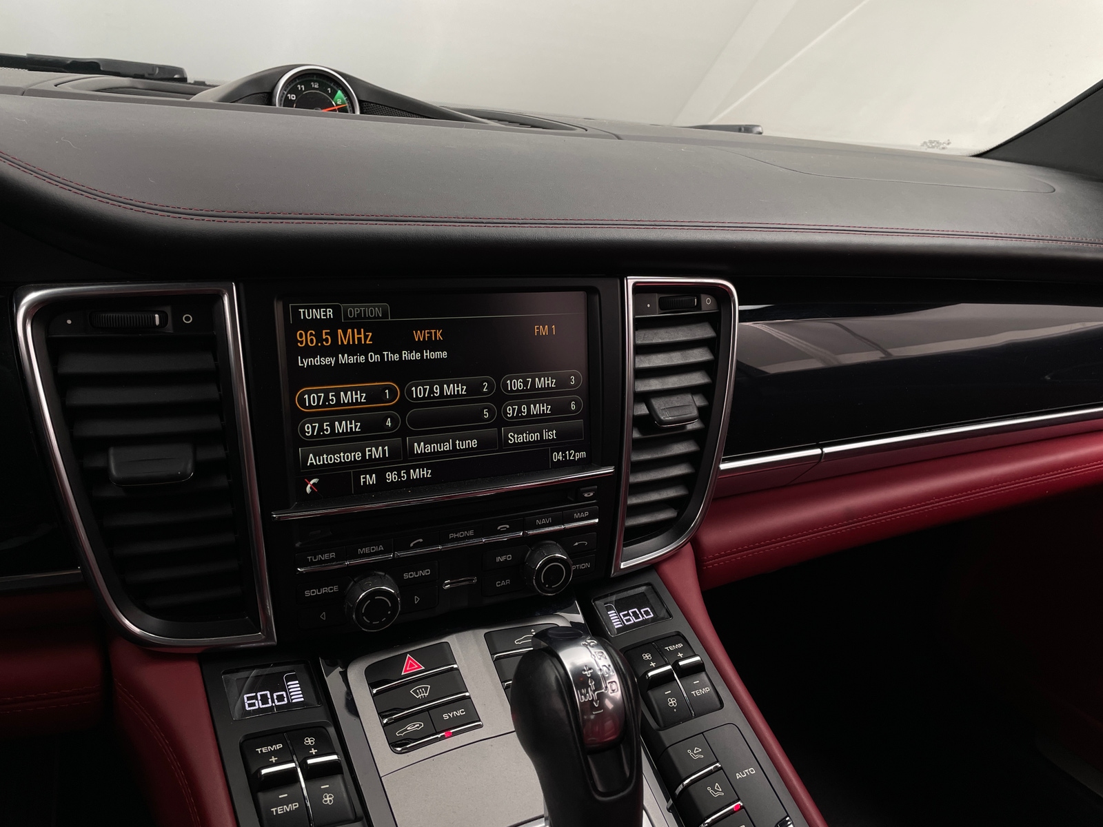 Thumbnail: 2015 Porsche Panamera - 3