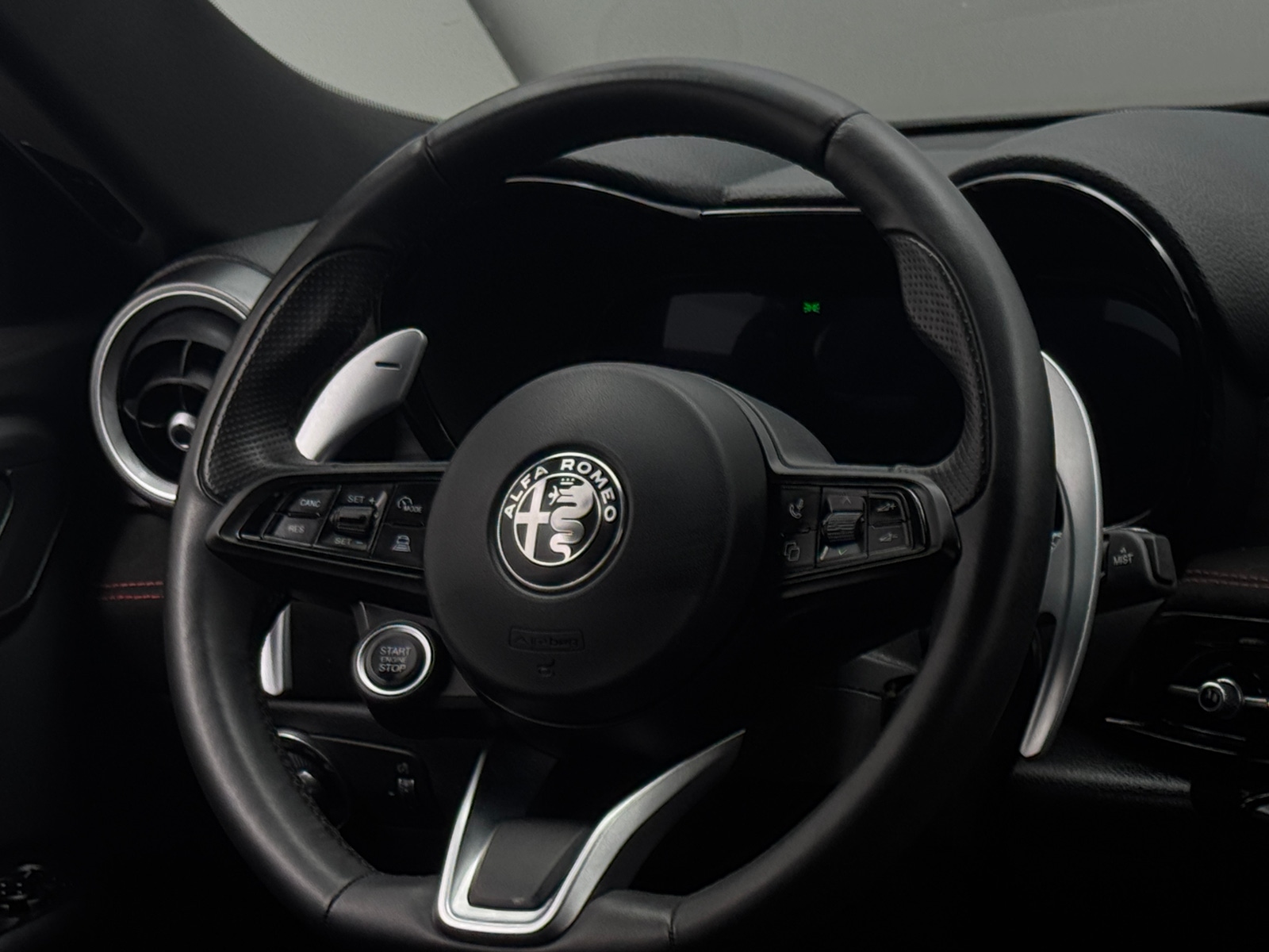 Thumbnail: 2024 Alfa Romeo Tonale - 4