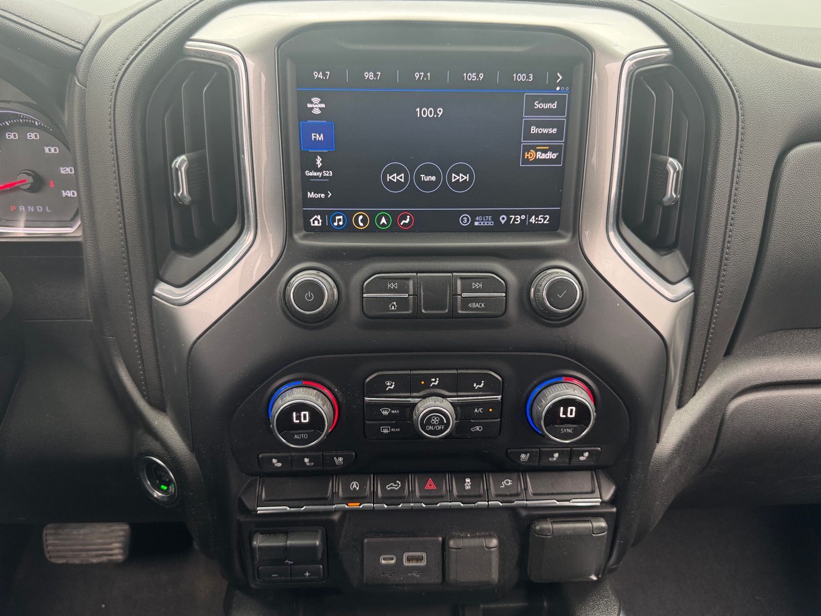 Thumbnail: 2020 Chevrolet Silverado 1500 - 3