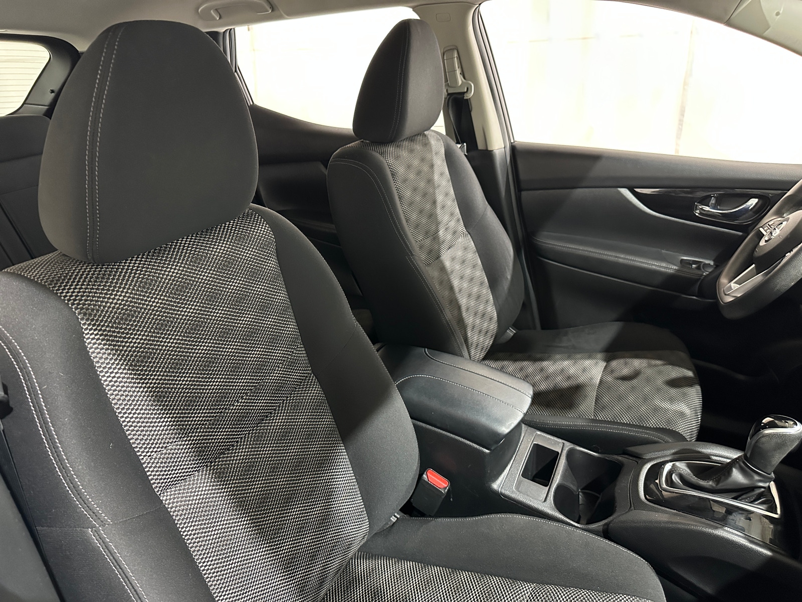 Thumbnail: 2020 Nissan Rogue Sport - 2