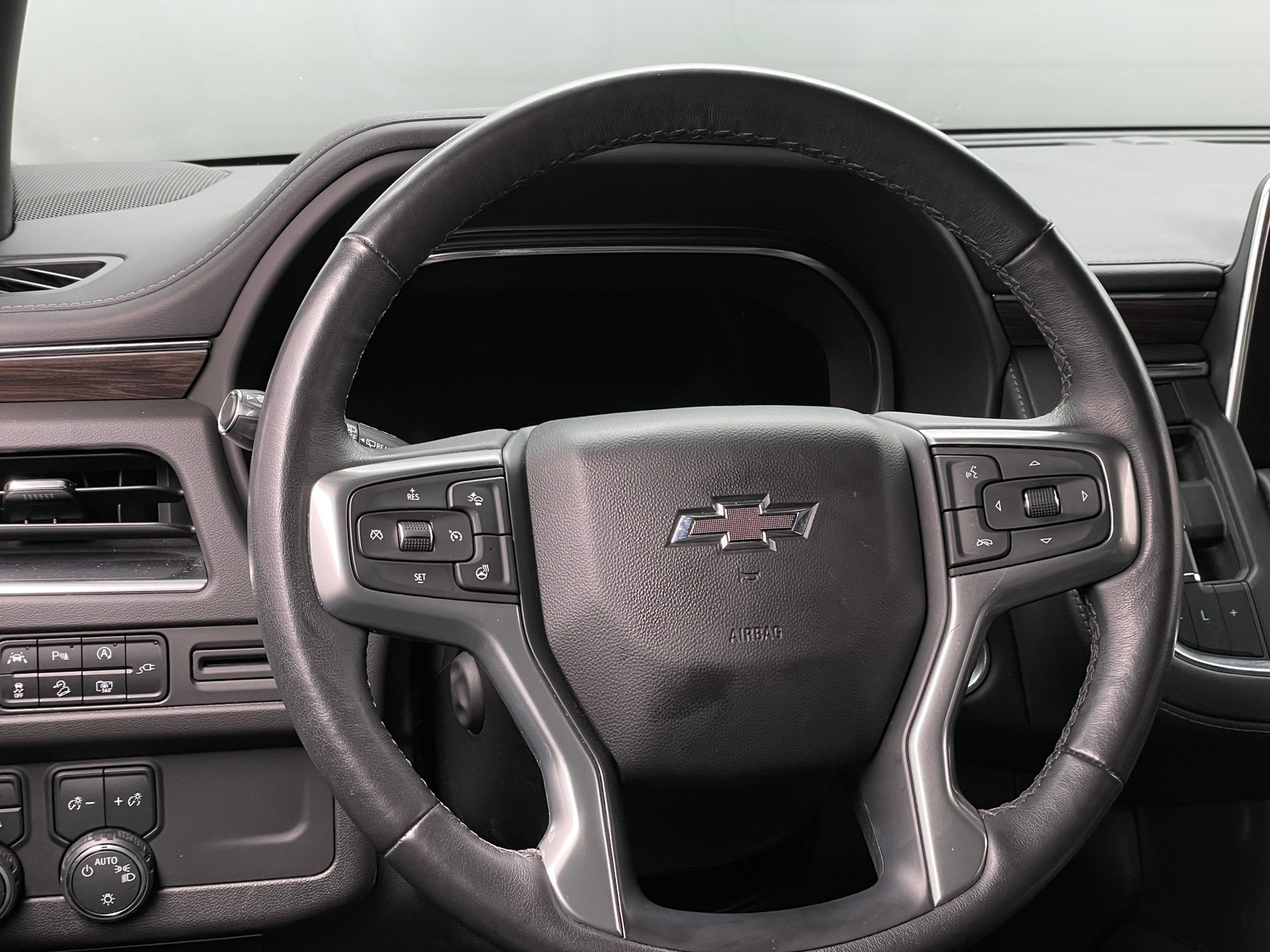 Thumbnail: 2022 Chevrolet Tahoe - 4