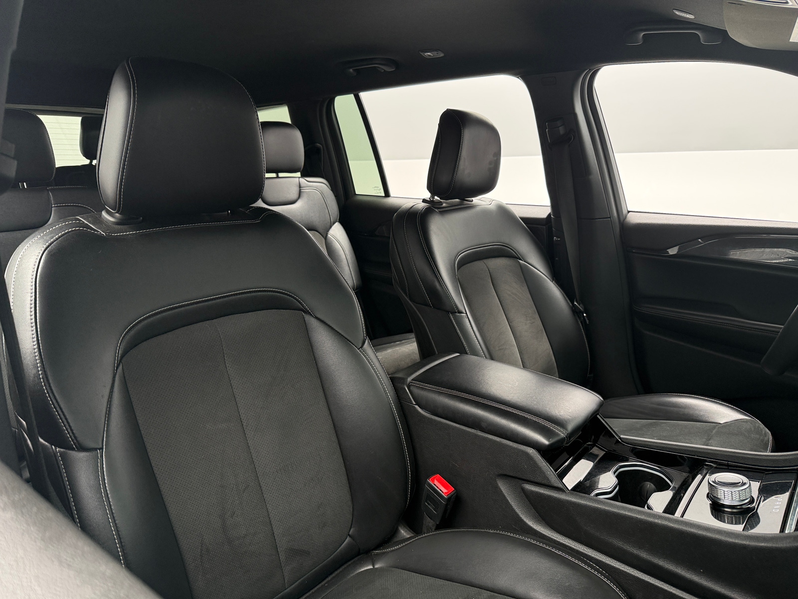 Thumbnail: 2023 Jeep Grand Cherokee L - 2