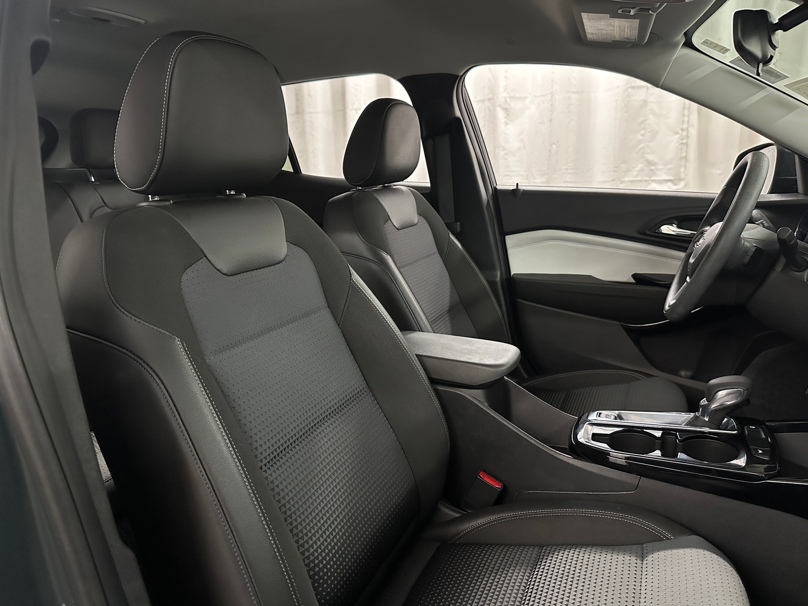 Thumbnail: 2025 Chevrolet Trax - 2