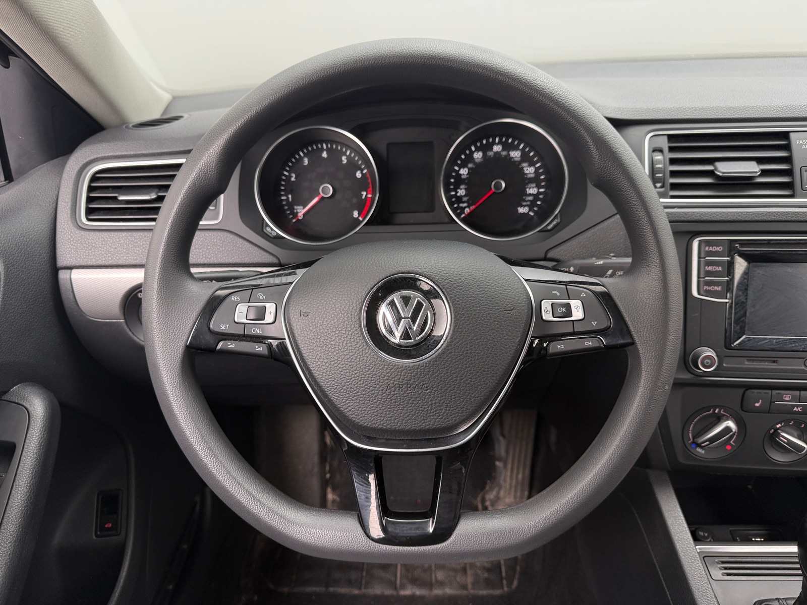 Thumbnail: 2017 Volkswagen Jetta - 5