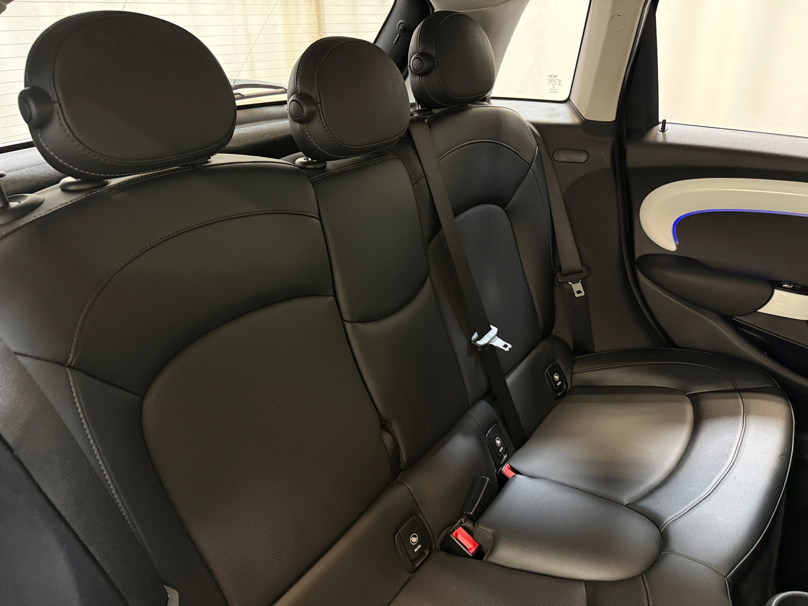 Thumbnail: 2016 MINI Cooper Hardtop - 6