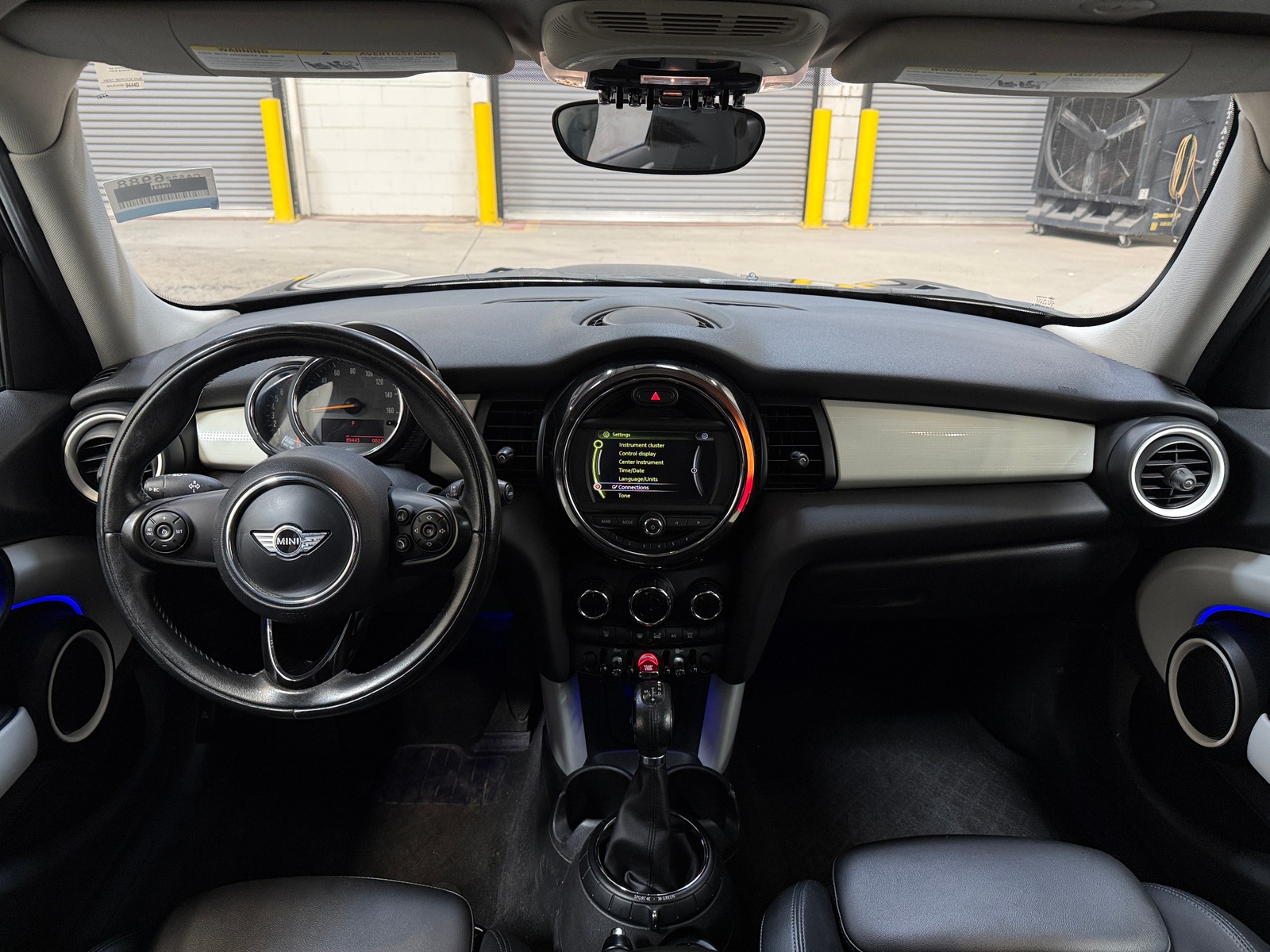 Thumbnail: 2016 MINI Cooper Hardtop - 3