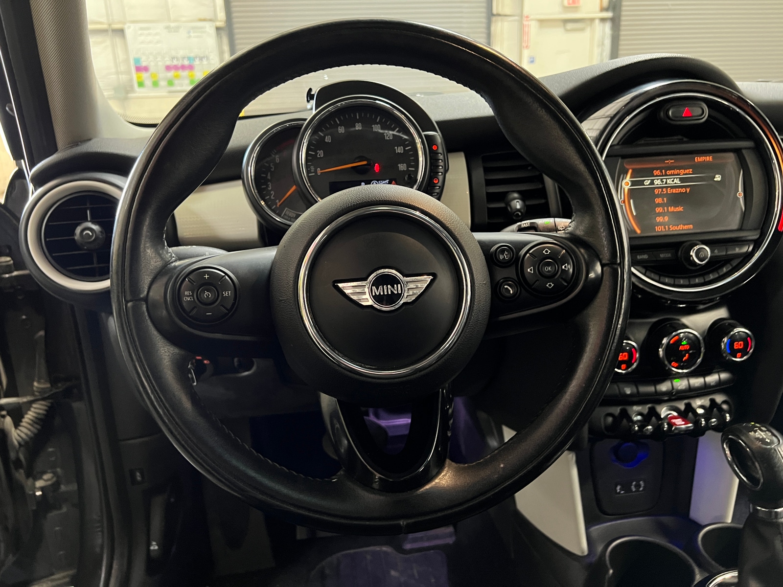 Thumbnail: 2016 MINI Cooper Hardtop - 5